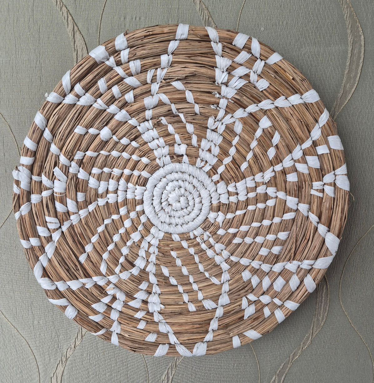 Raffia White & Natural Wall Plate 40cm