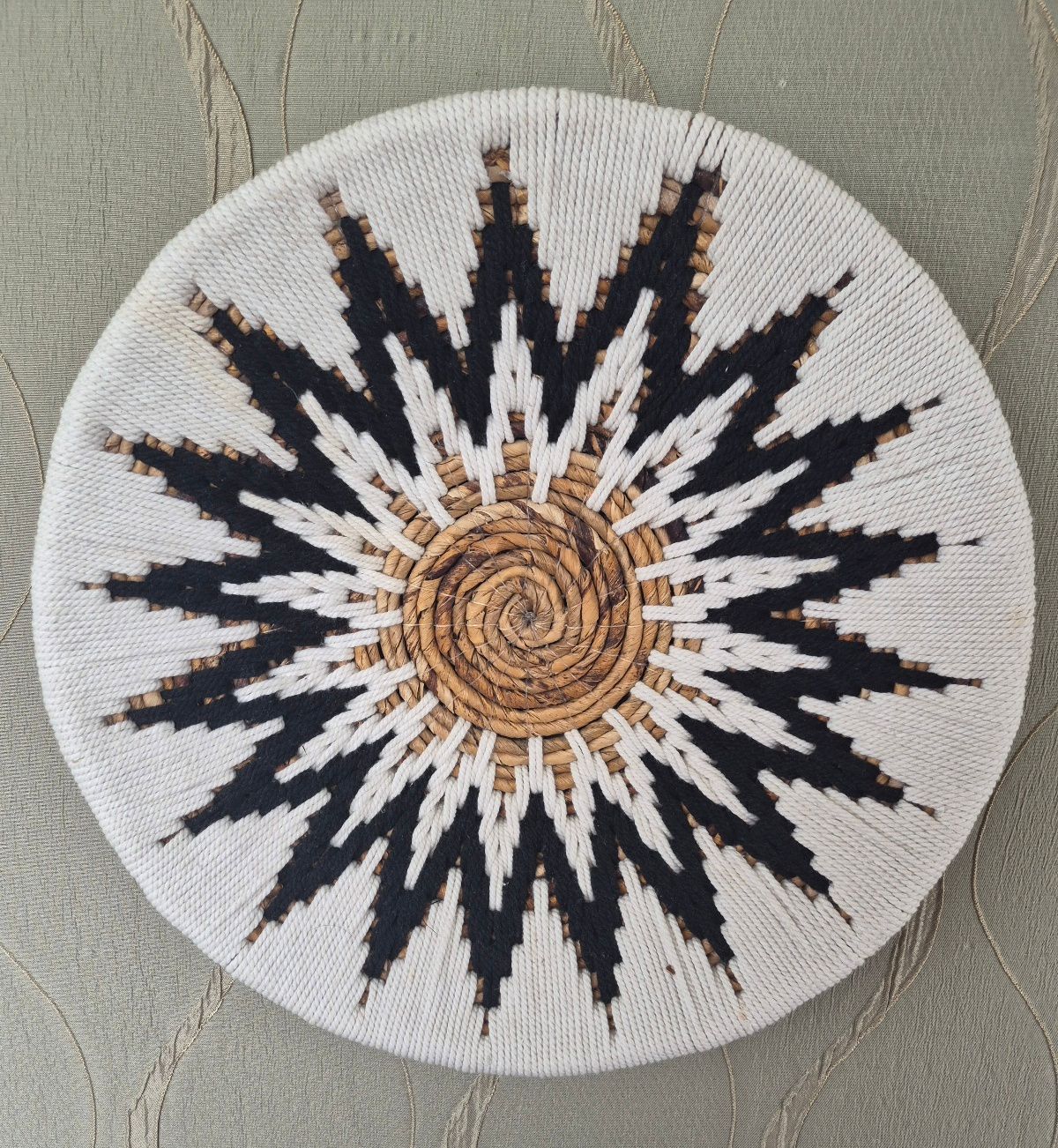 Black/White & Seagrass Wall Decor