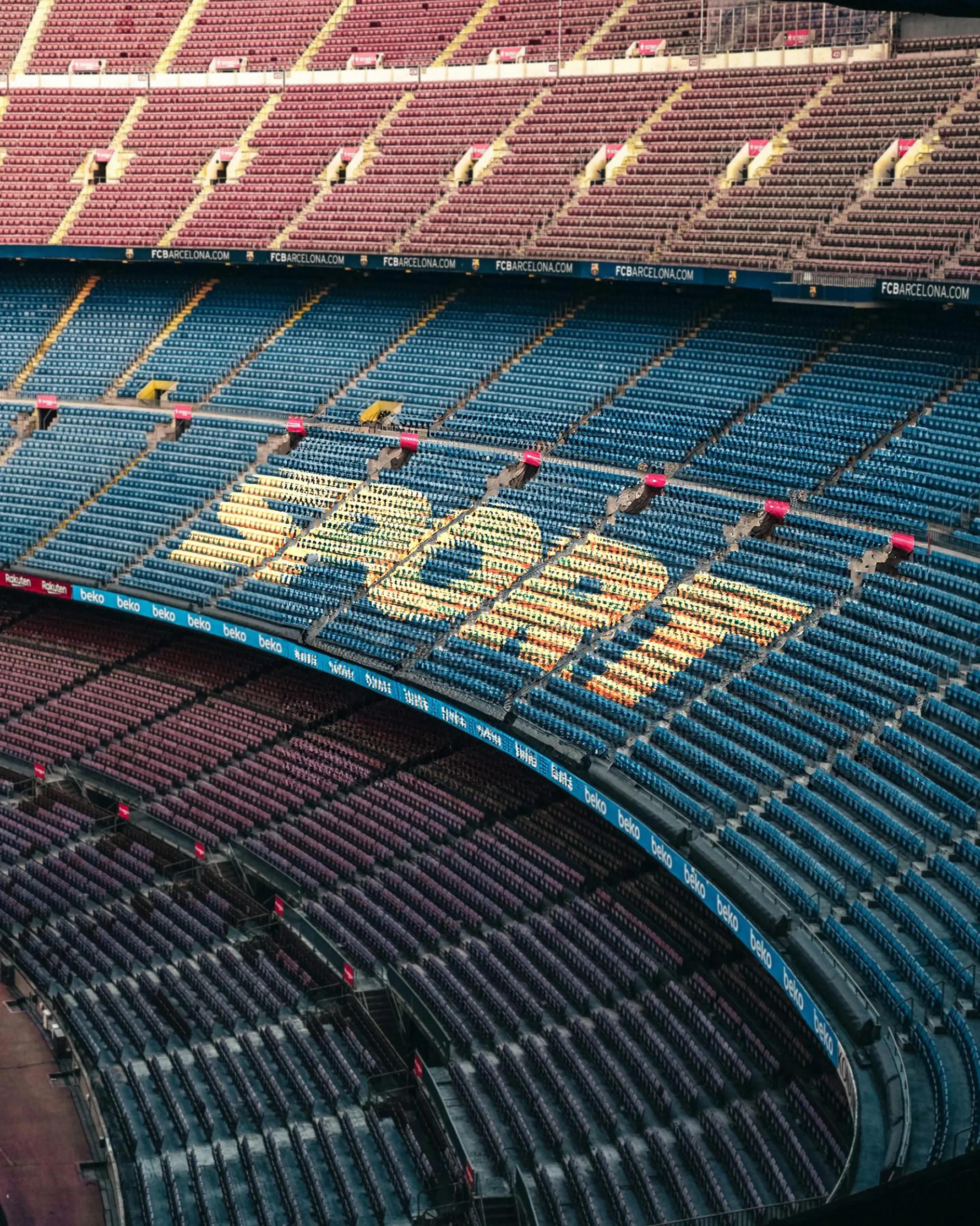 Sport — supporter scarf & stadium pitch 2