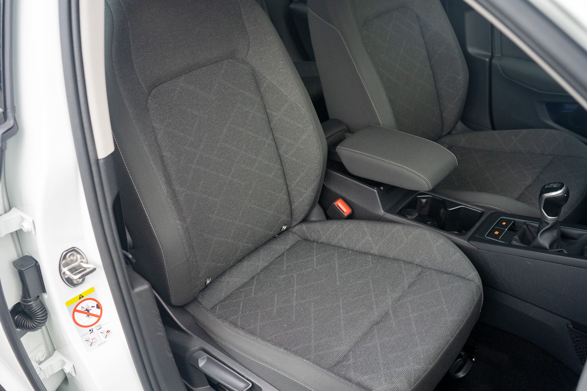 VW Golf 8 TDI interijer