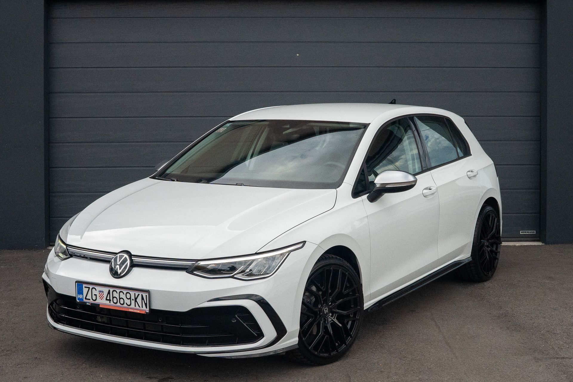 VW Golf 8 TDI naslovna