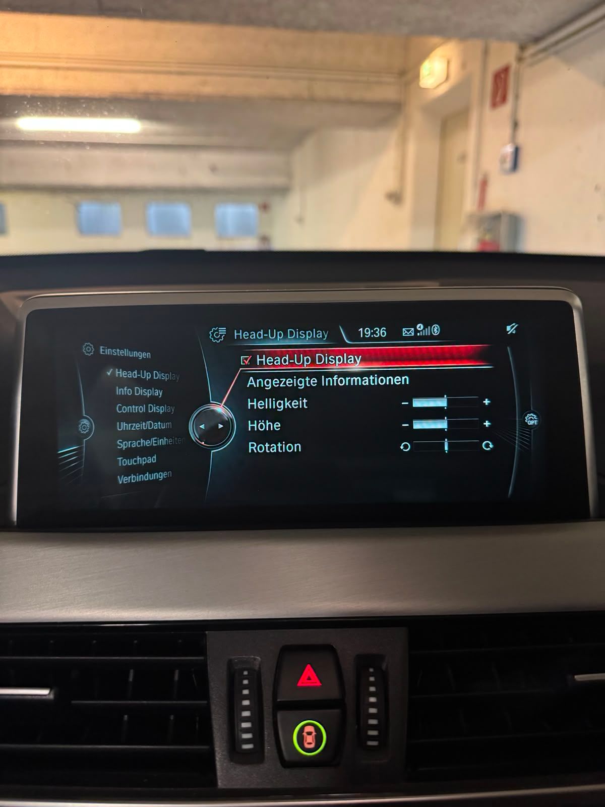 bmw x1 25d xdrive HUD head up display