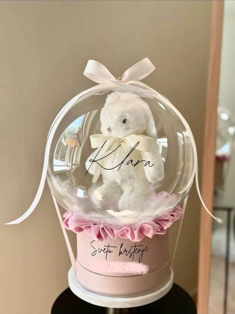Personalizirani balon-box za krštenje s nježnim ružičastim detaljima