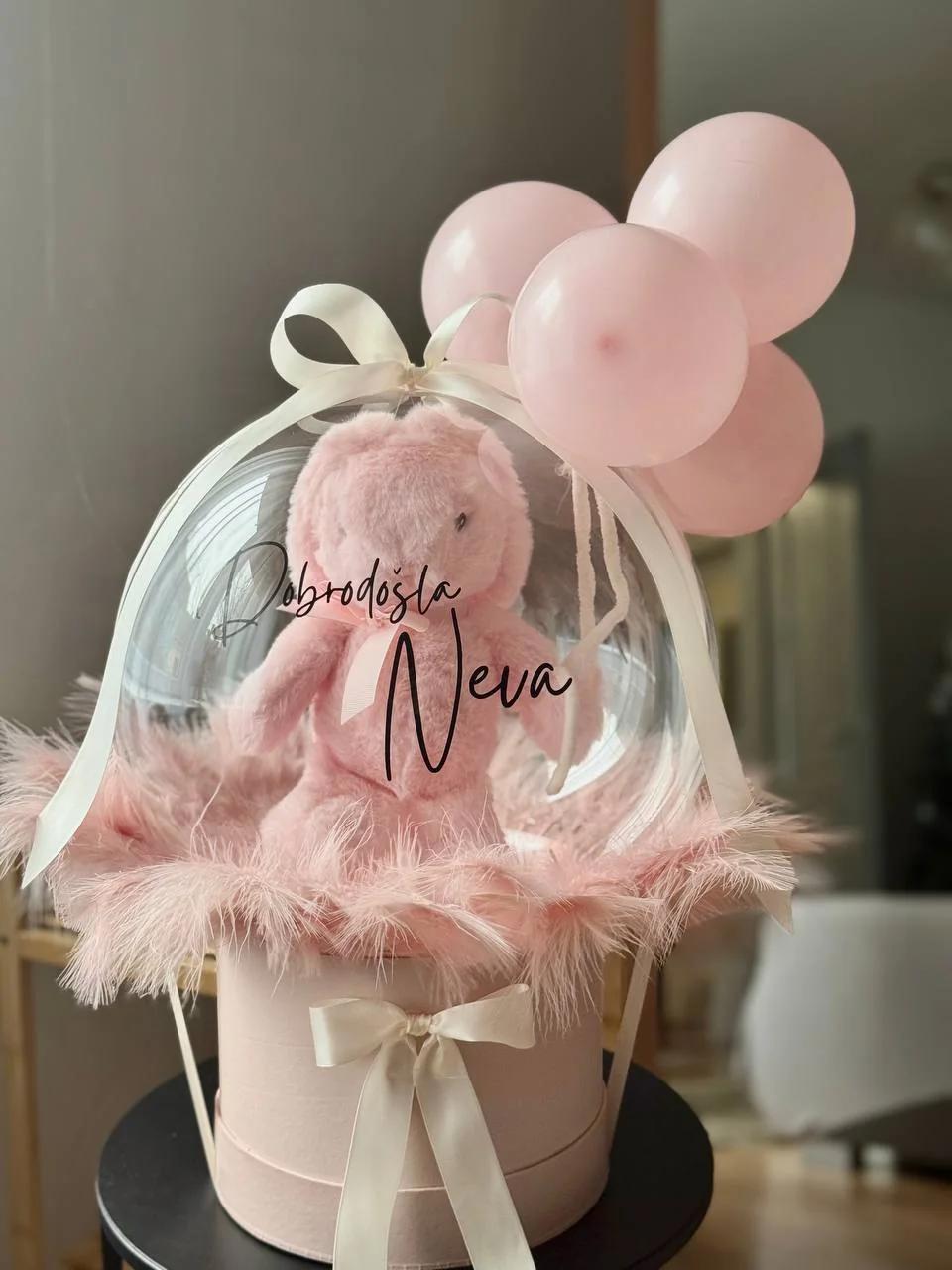Nježni balon-box s ružičastim zekom za rođenje bebe