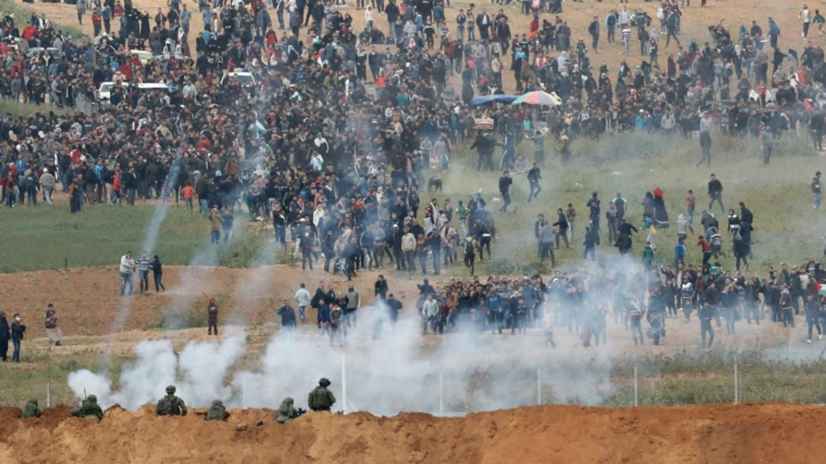 Palestinians protest