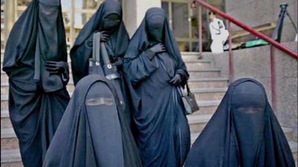 Stealing under burqa