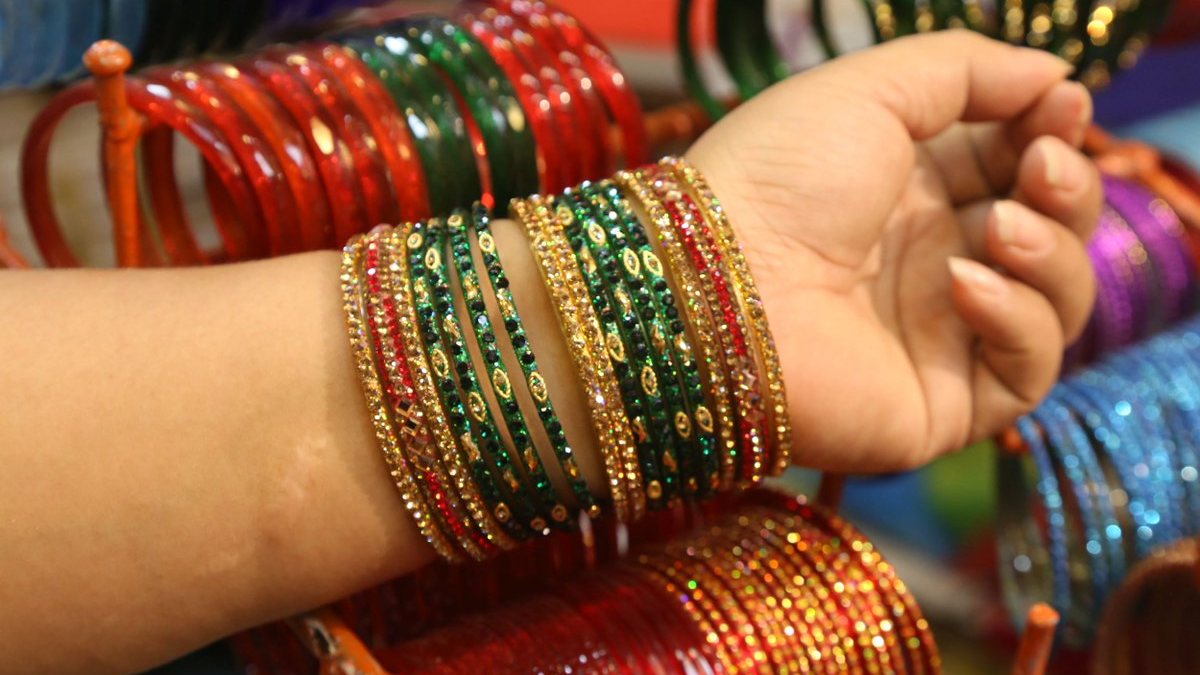 bangles in police hands