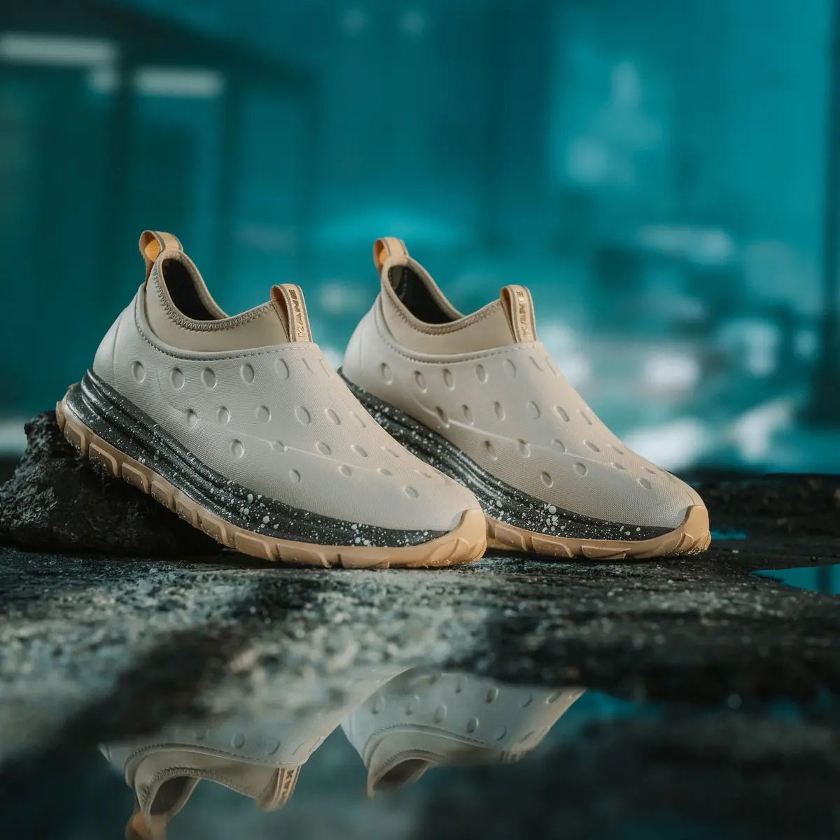 KANE shoes beauty shot in stylized winter city environment