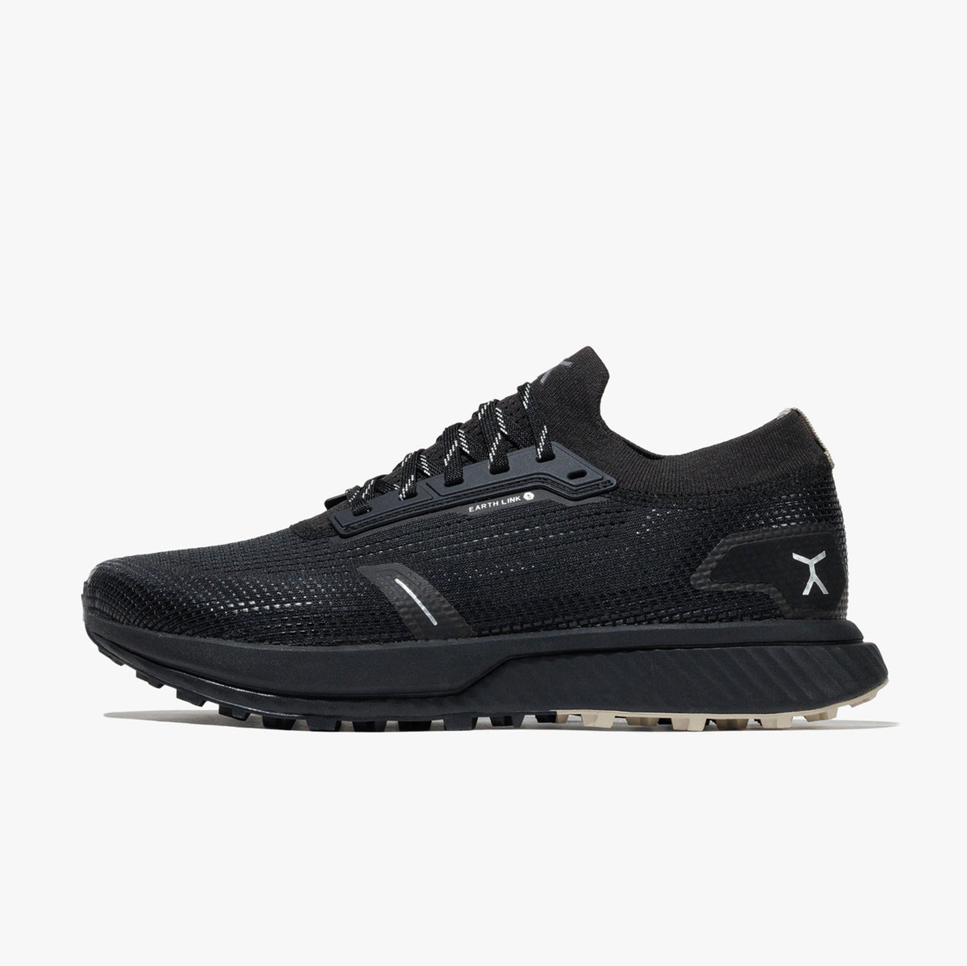 Product image for Adapt Trail Runner in Black TRL / M5 / W6.5