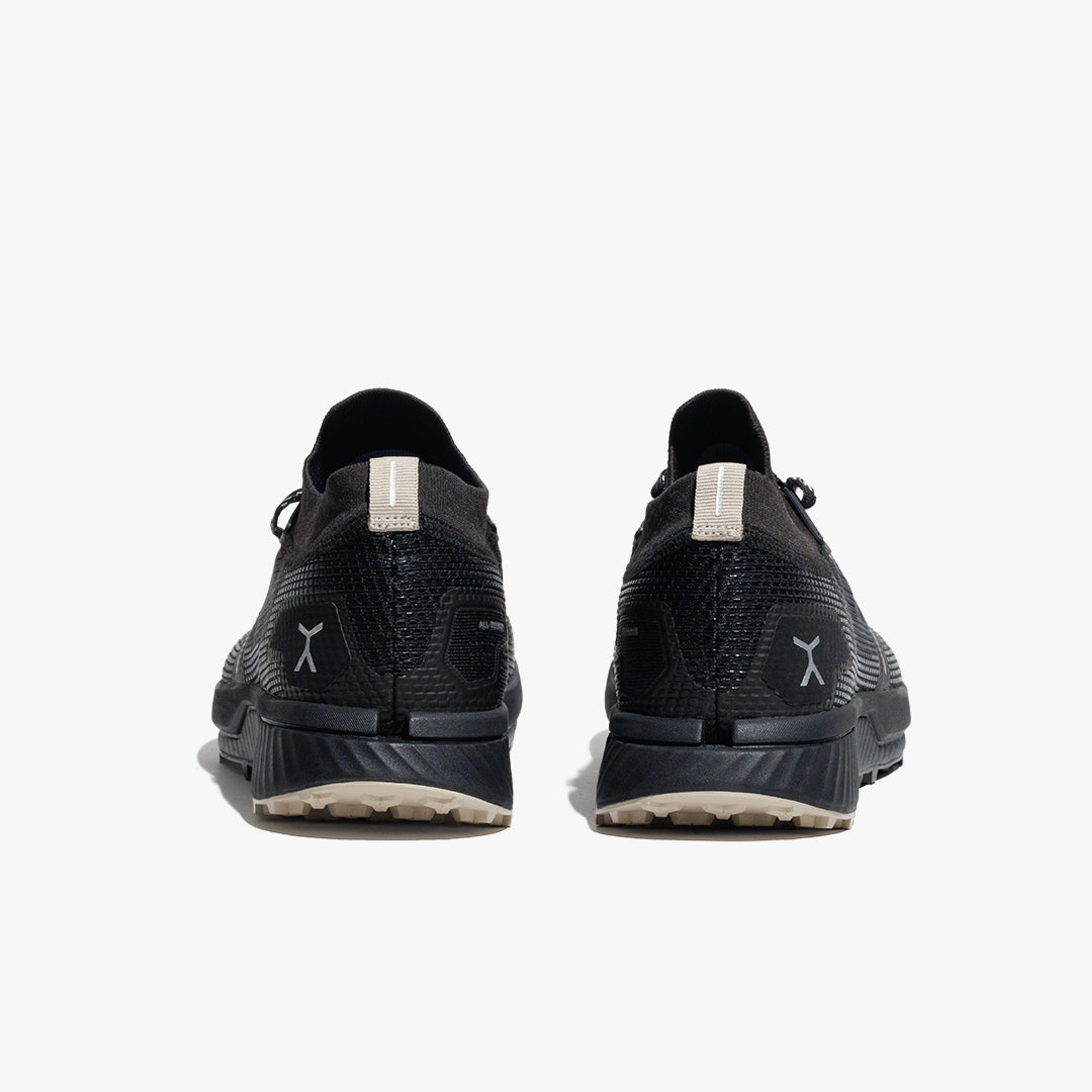 Adapt Trail Runner in Black TRL