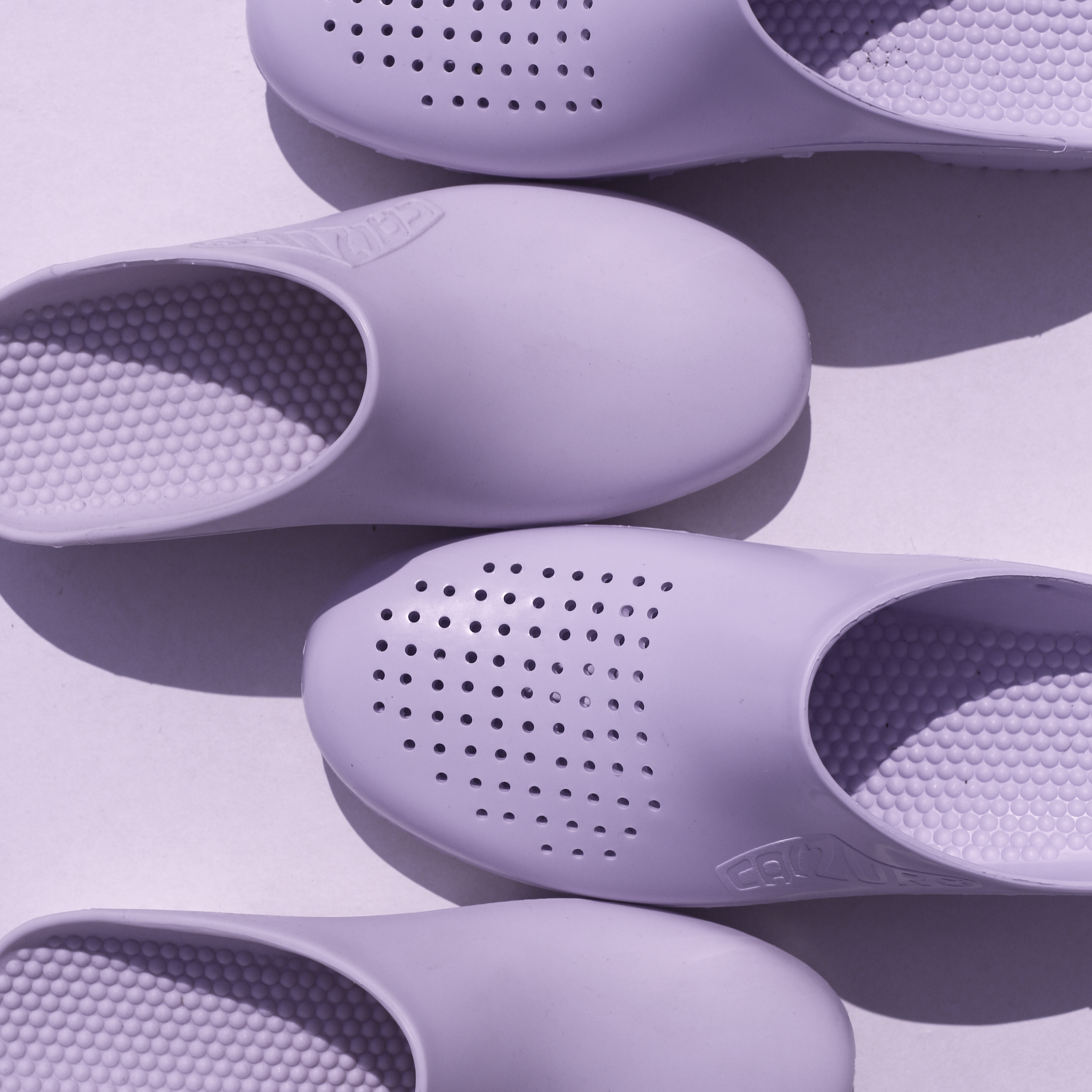 Calzuro Classic With Holes Lavender image 5
