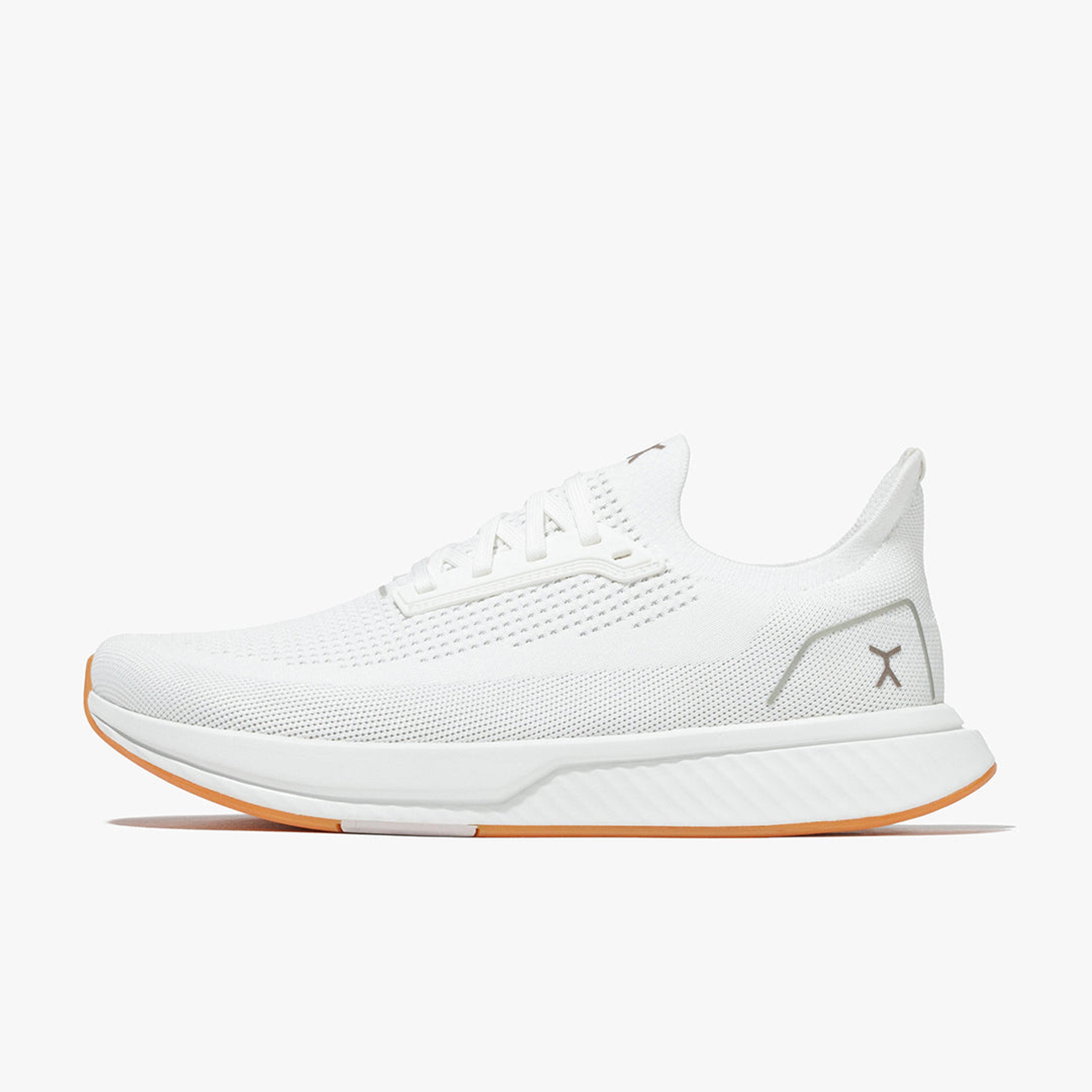 Product image for Adapt Runner in White / Gum RN / M5 / W6.5