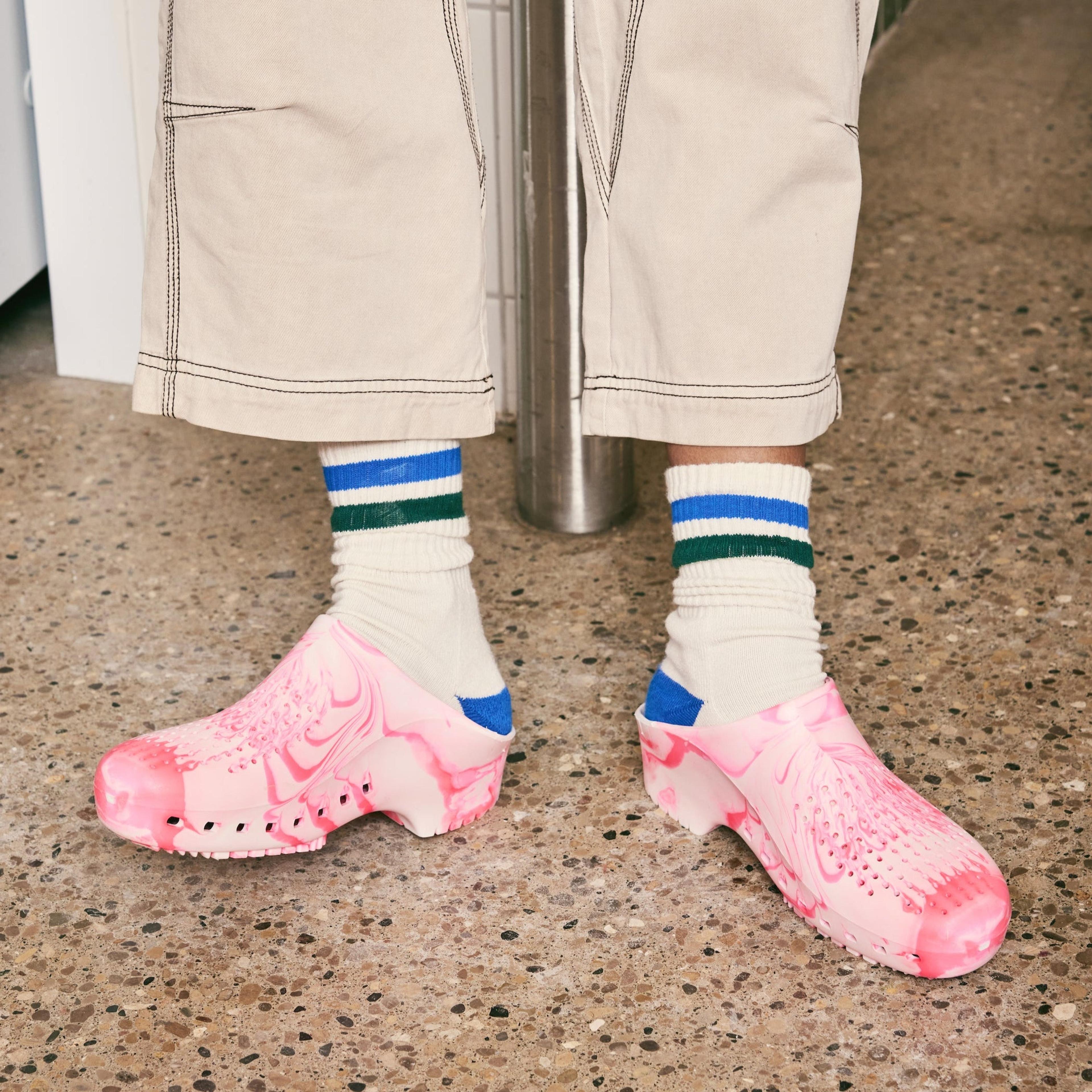 Calzuro Classic With Holes Pink/White image 2