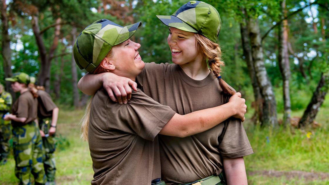 Foto på aktiva personer inom Svenska Lottakåren
