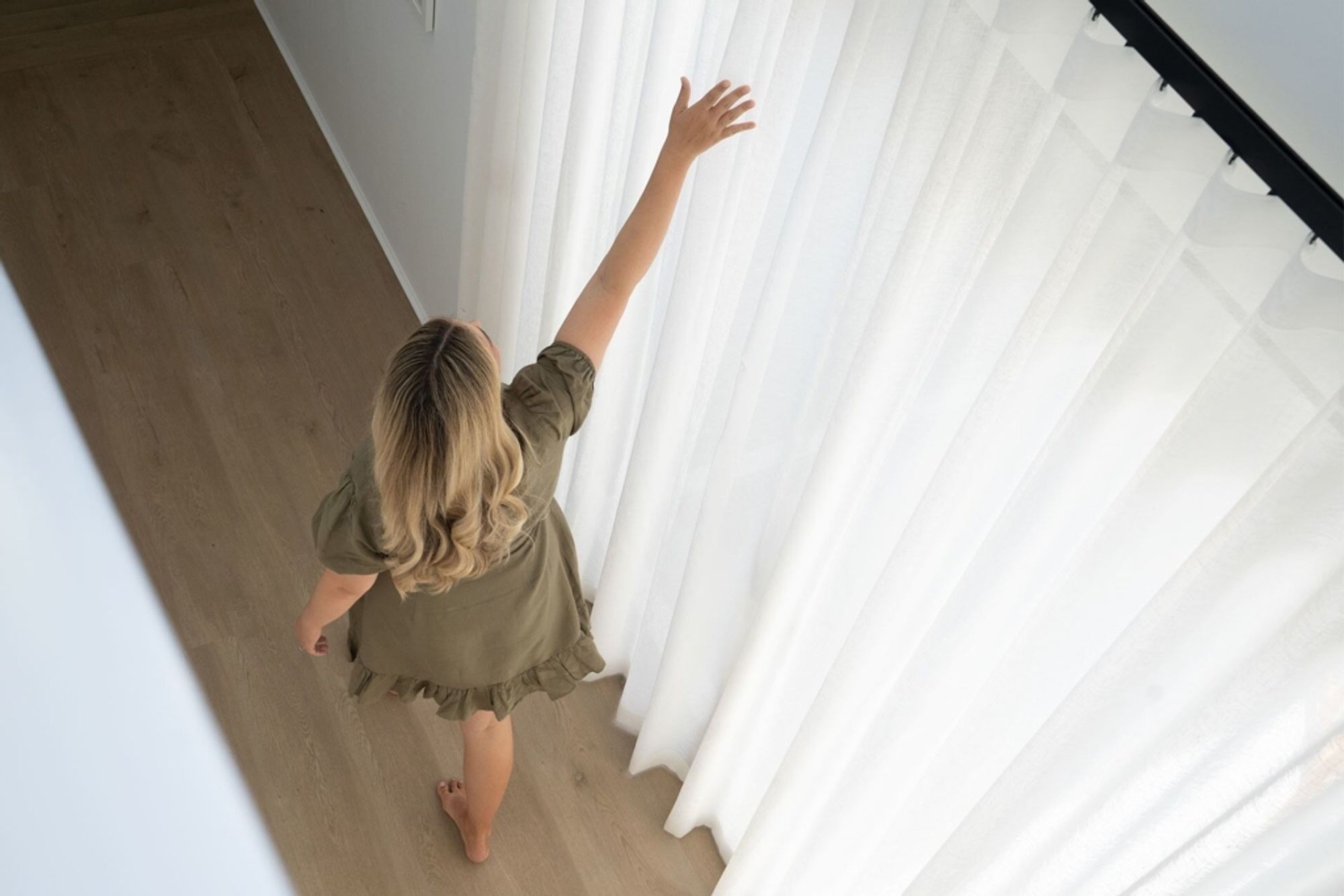 How to Make a Room Taller with Curtains