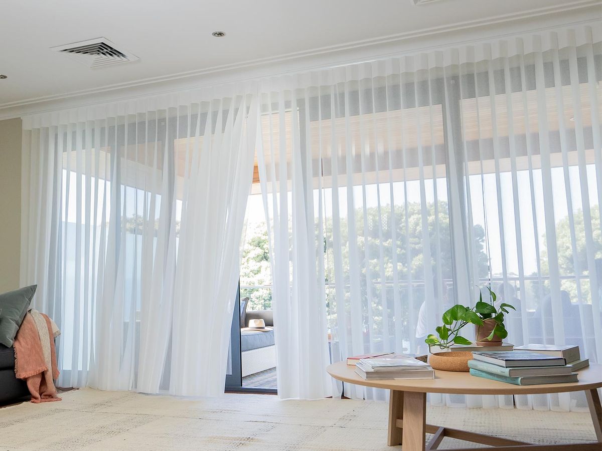 Veri Shade blinds filtering light