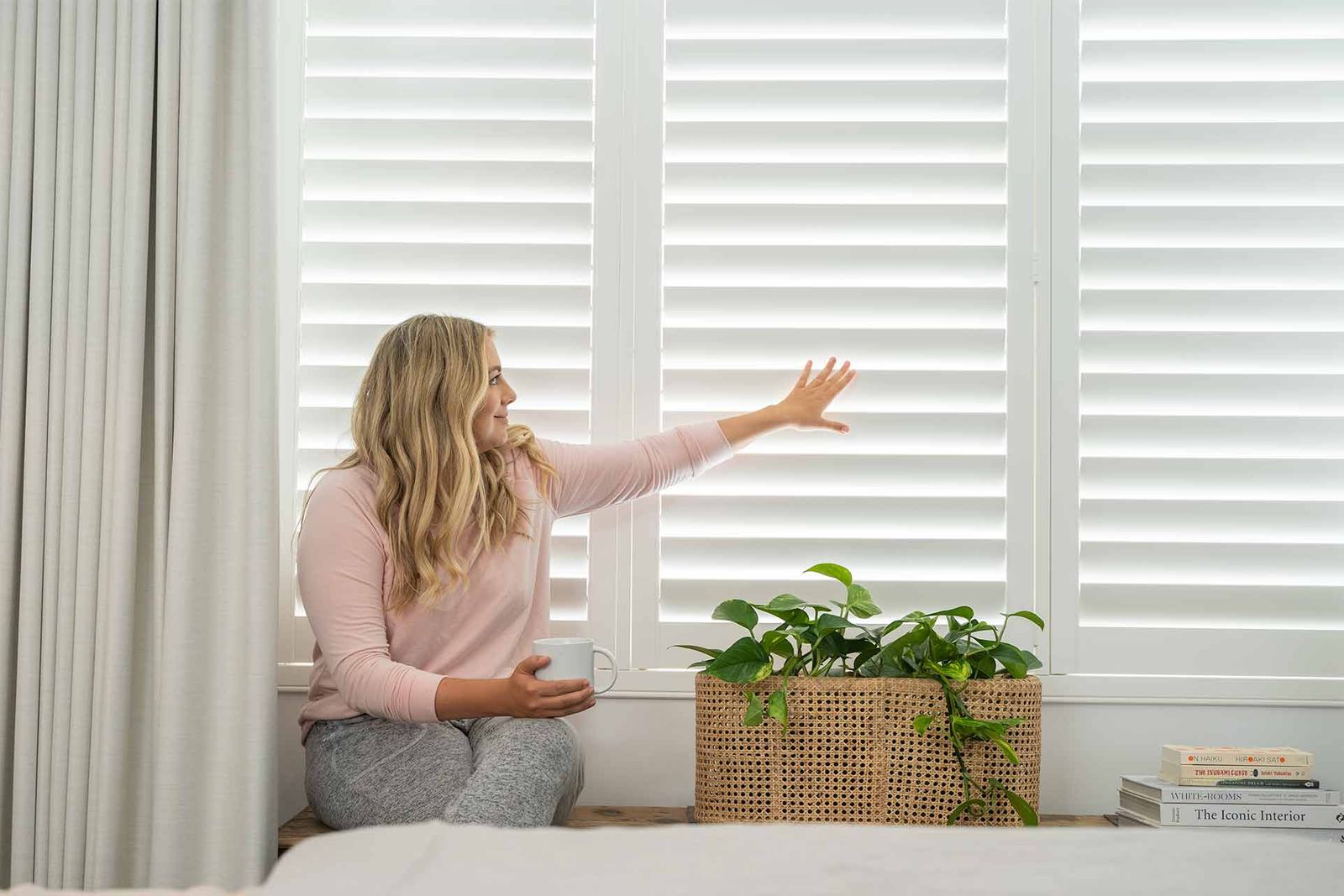 Curtain World image