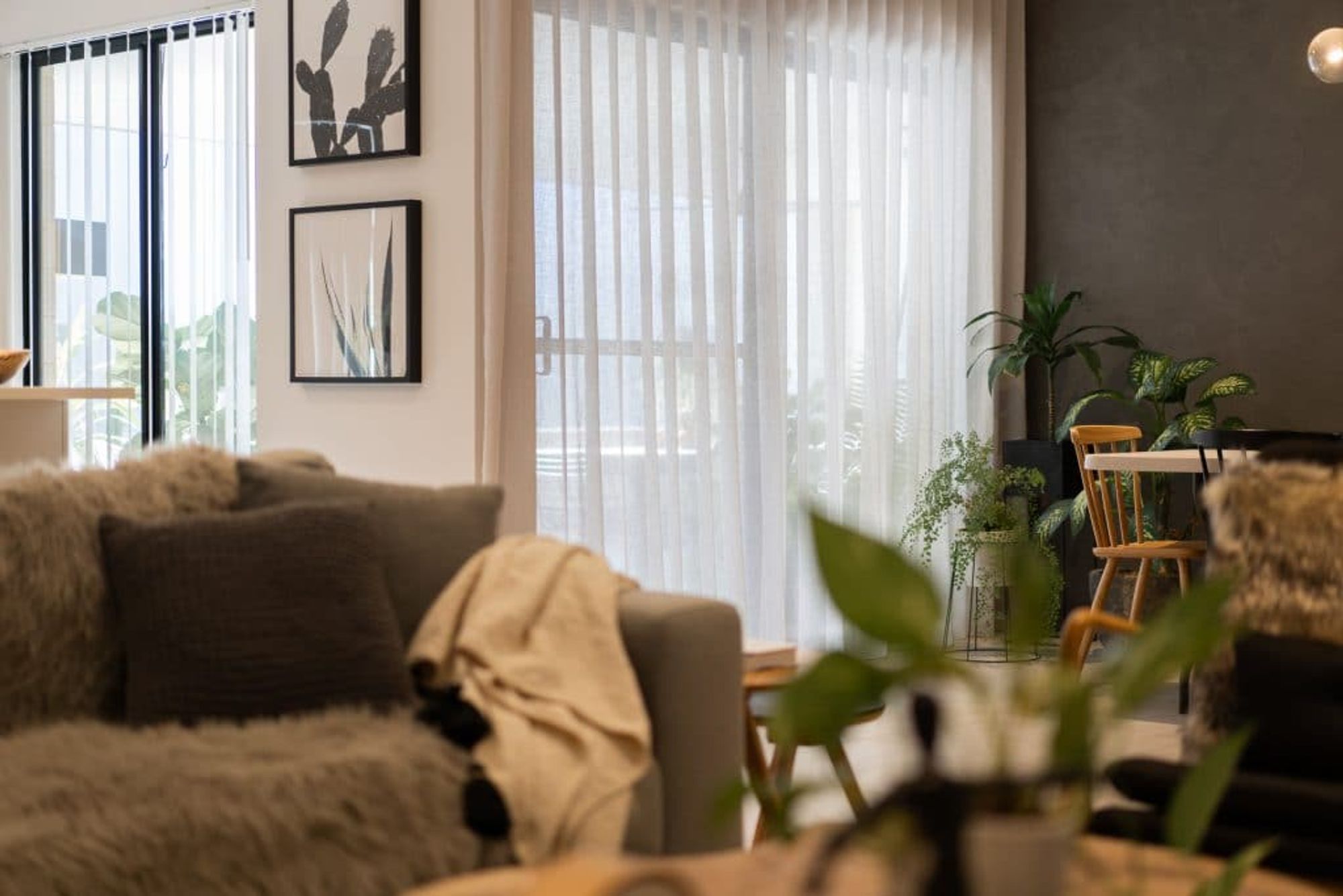 How to Choose Curtains for Your Living Room