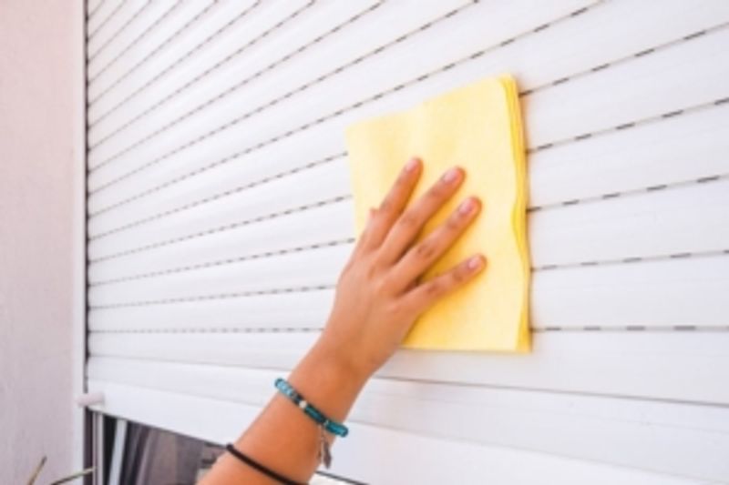 How to Clean Blinds for Different Rooms Around the Home