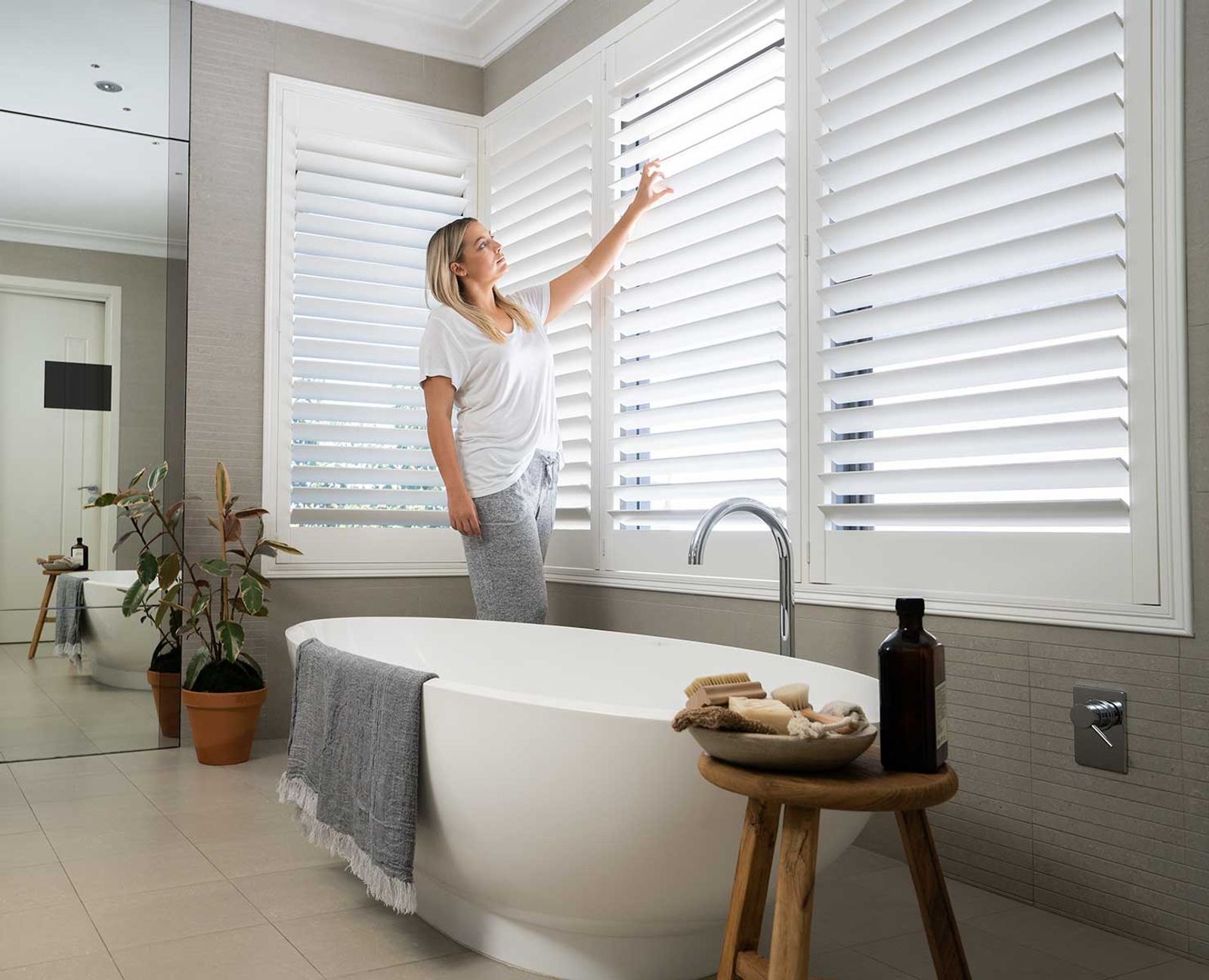 Curtain World image