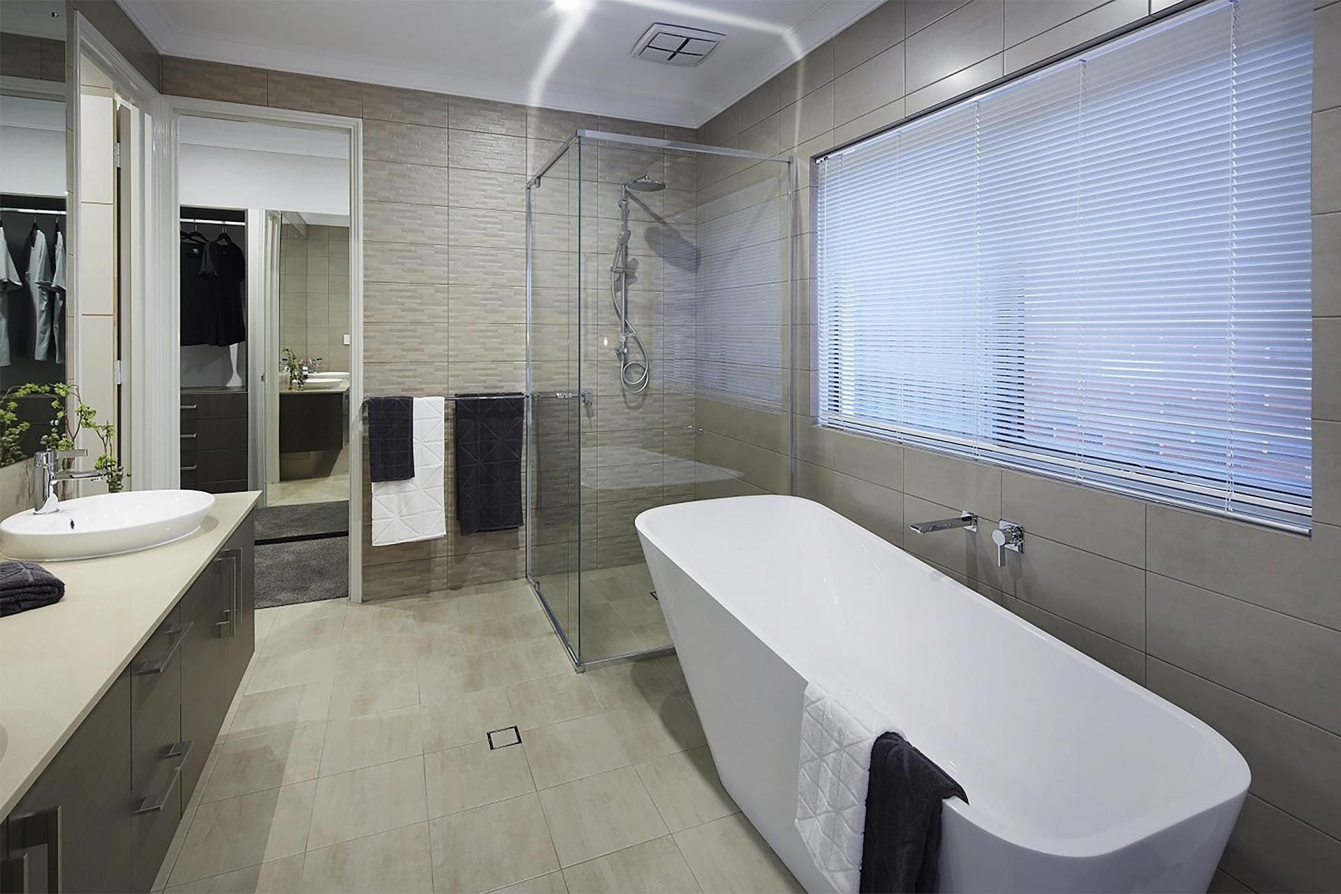 Aluminium venetian blinds
