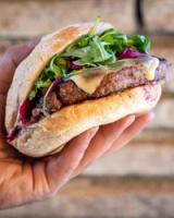 SERTIG BURGER (mit pommes)