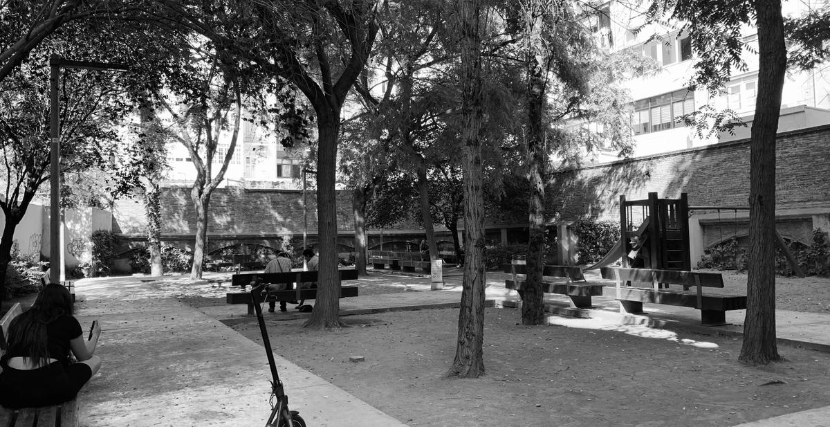Interior of L’Illa before the renovations of the courtyard.