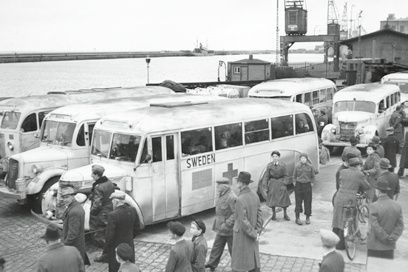 I slutet av andra världskriget räddade svenska Röda Korset människor från koncentrationslägren.