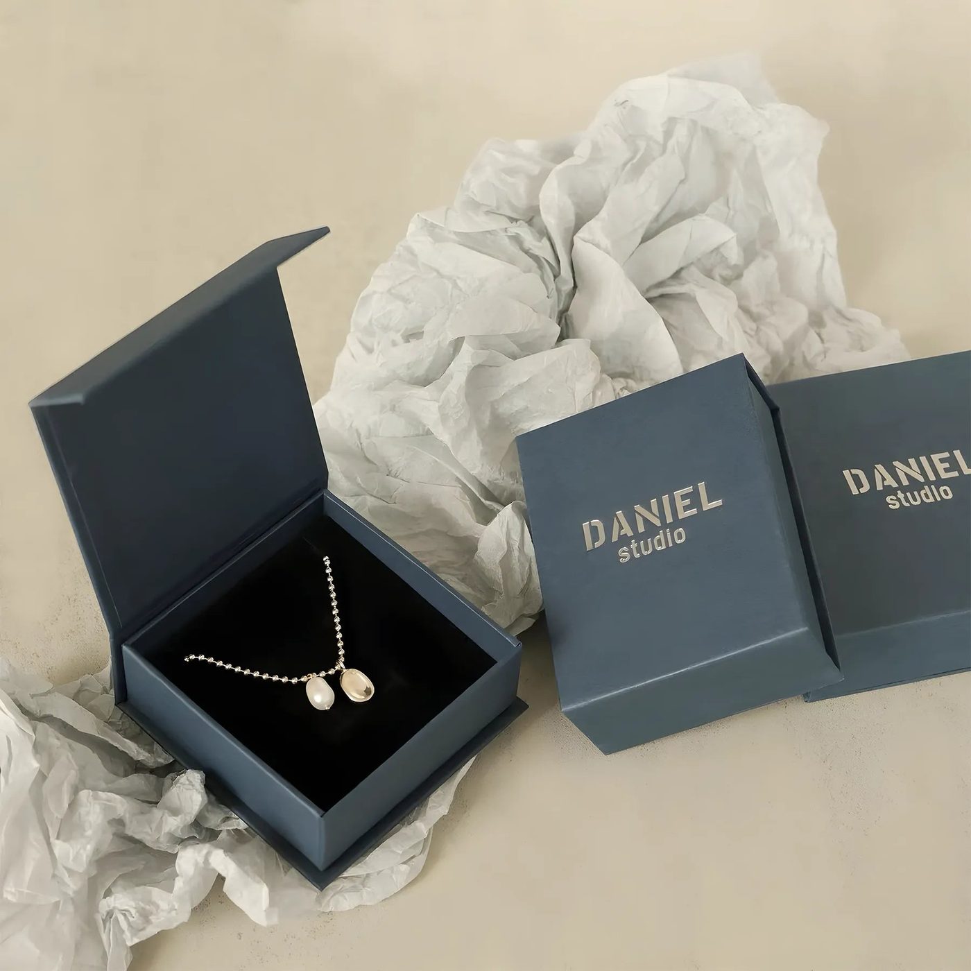 Luxury Magnetic Jewelry Packaging image 1