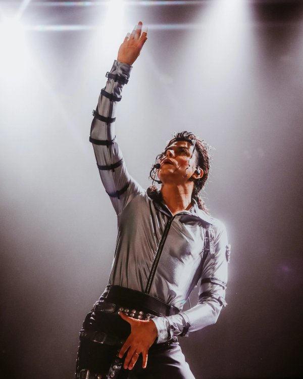 Rodrigo Teaser | TRIBUTO AO REI DO POP