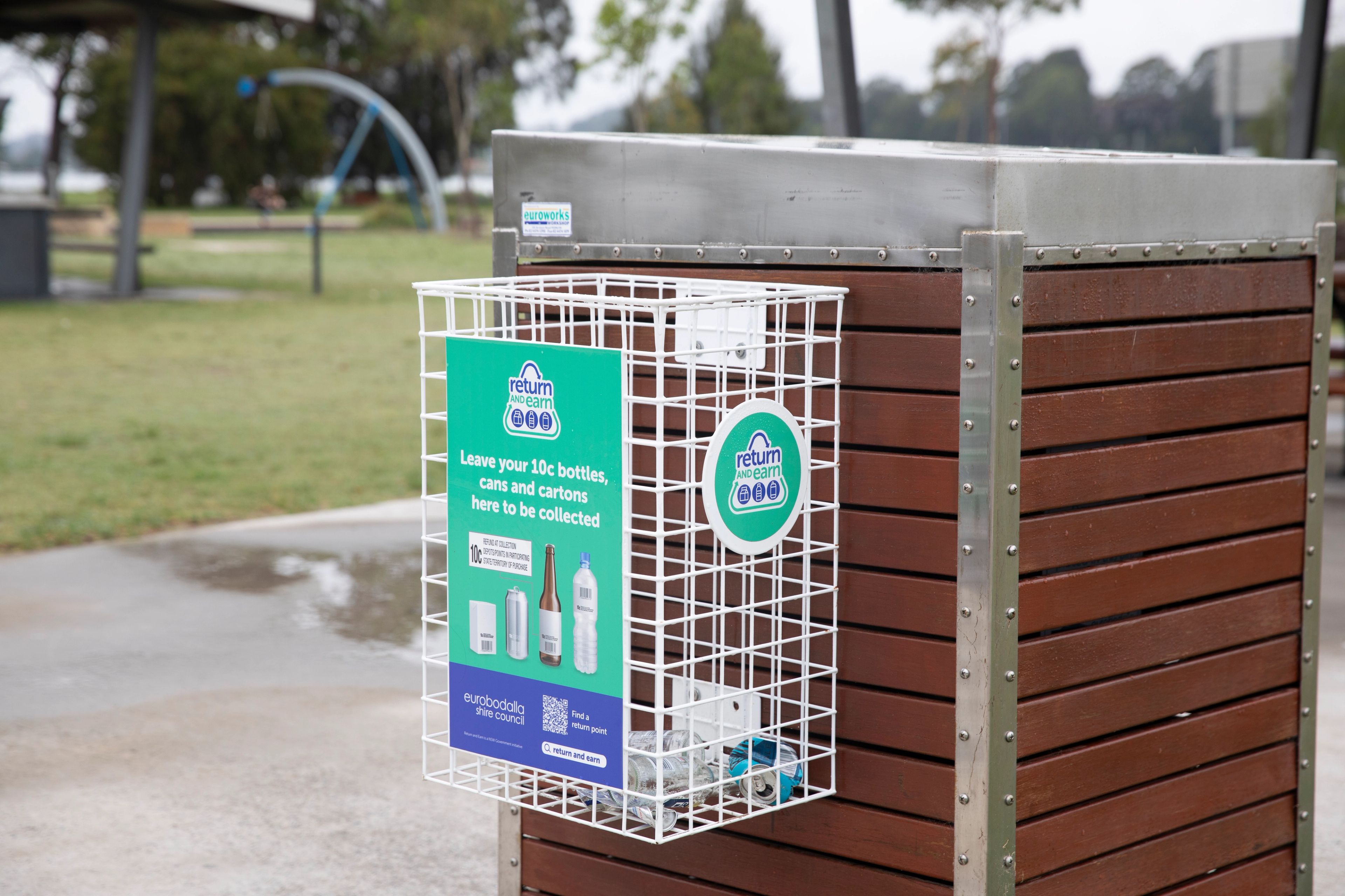 image of bin basket at park