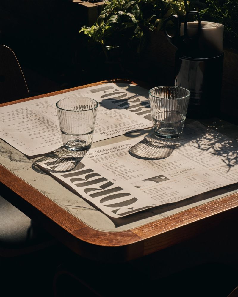 Table with Forbici menus on