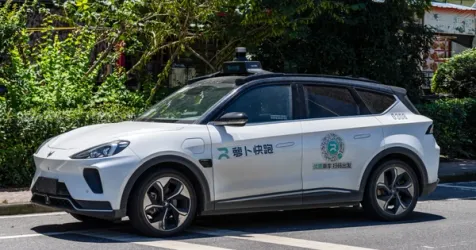 China Halts New Autonomous Vehicle Licenses After Baidu Robotaxi Failure