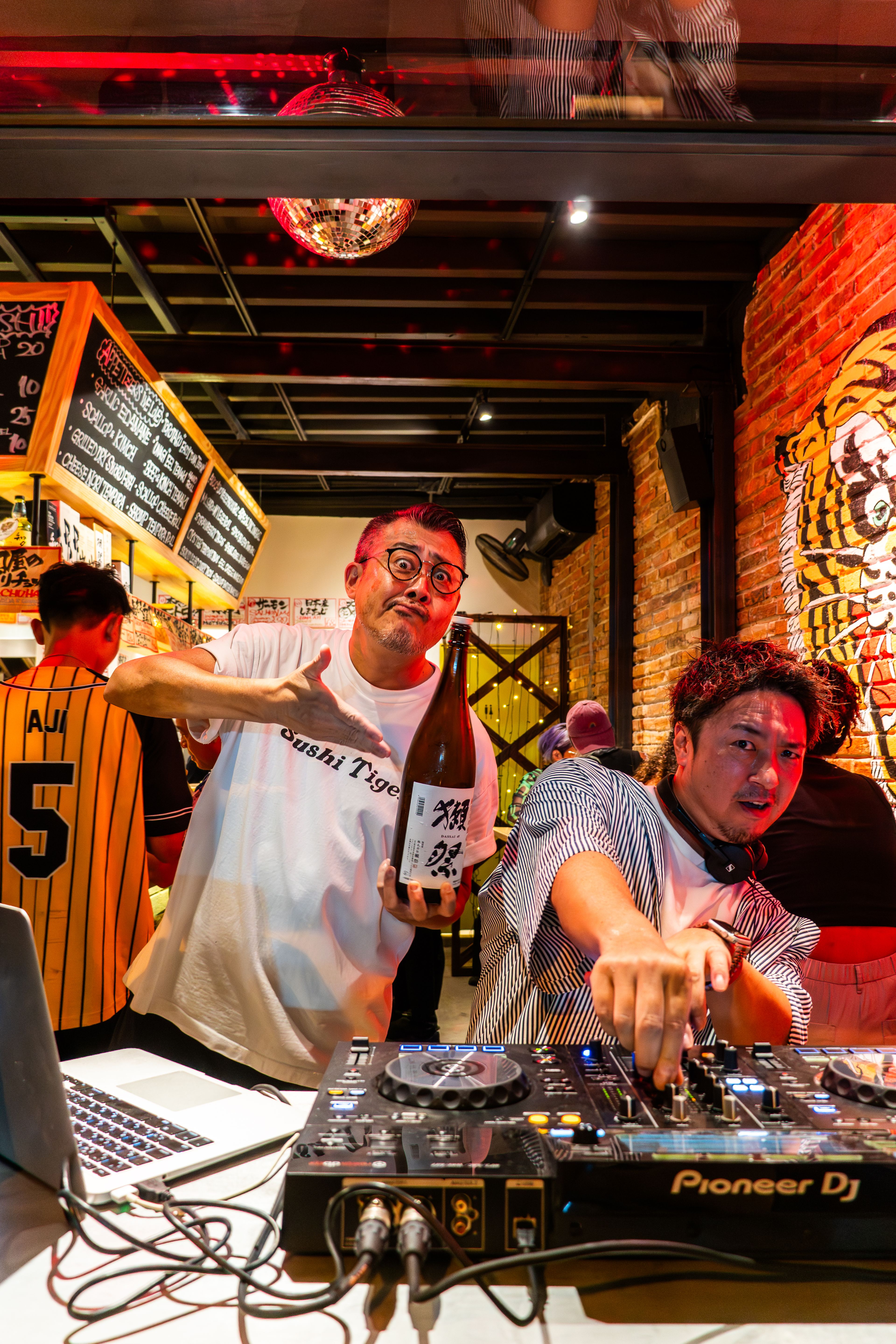 roll sushi dj 