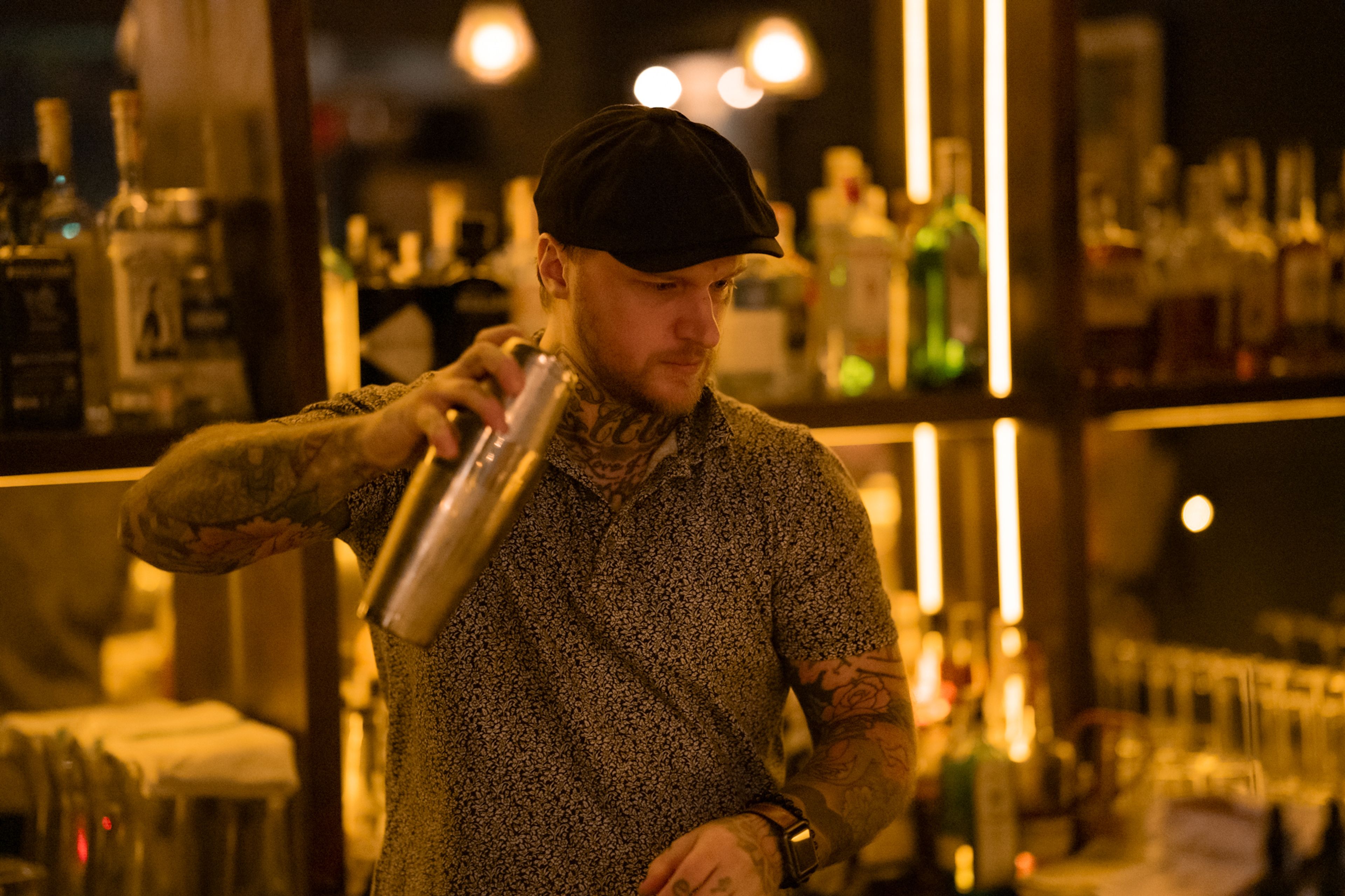 alibi tyler drinks bartend