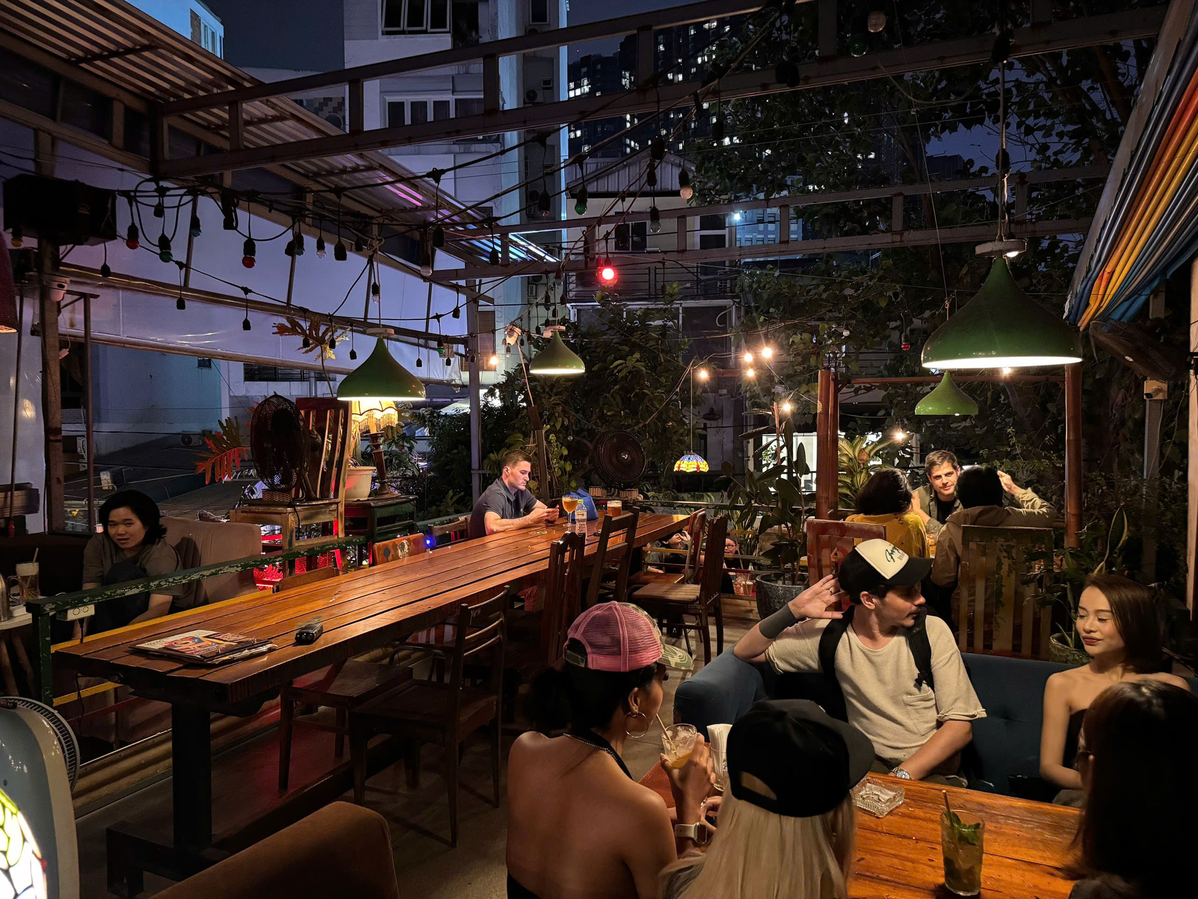 nightlife bar vietnam pvc saigon 