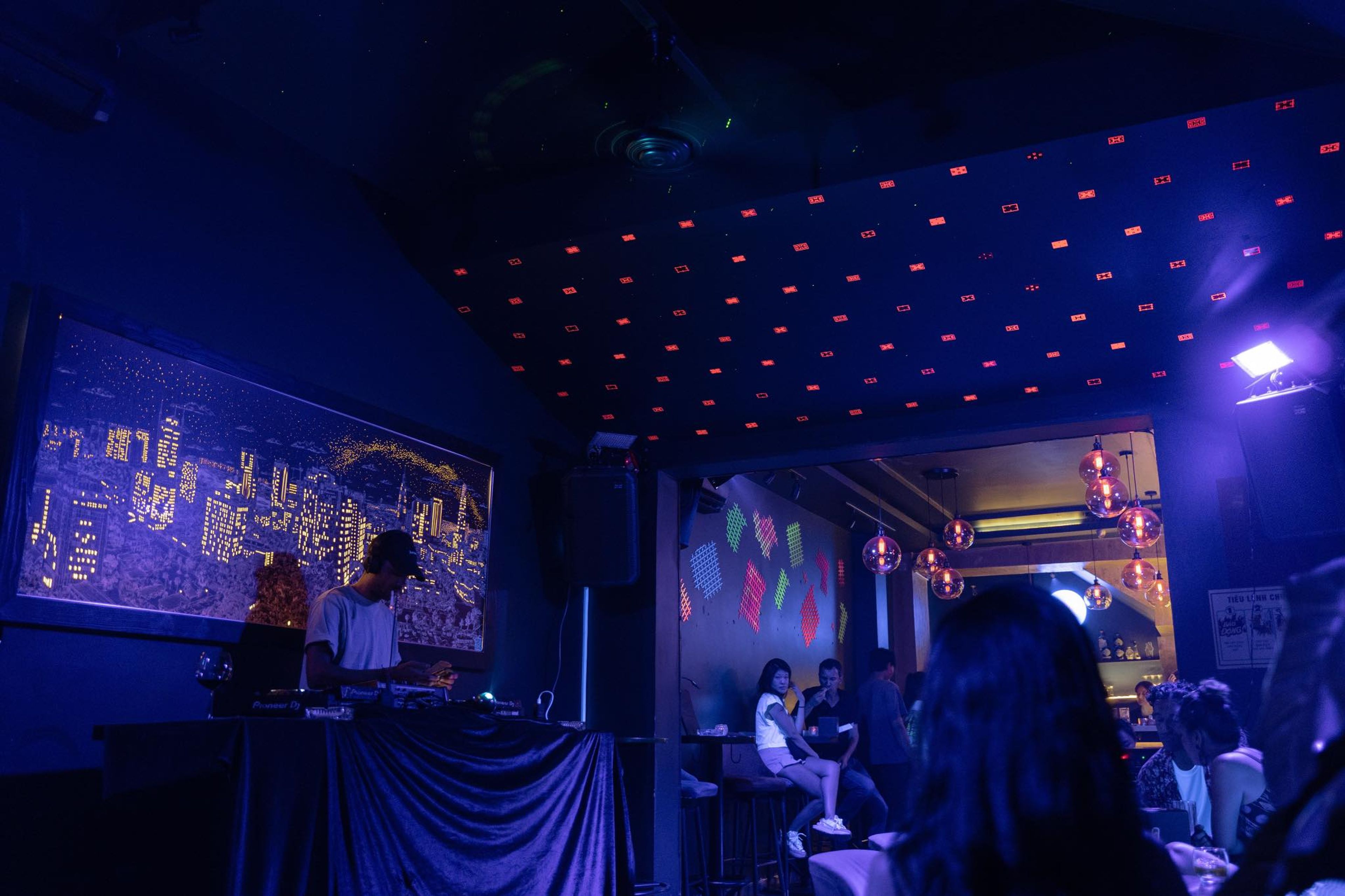 luu bar bar saigon nightclub 