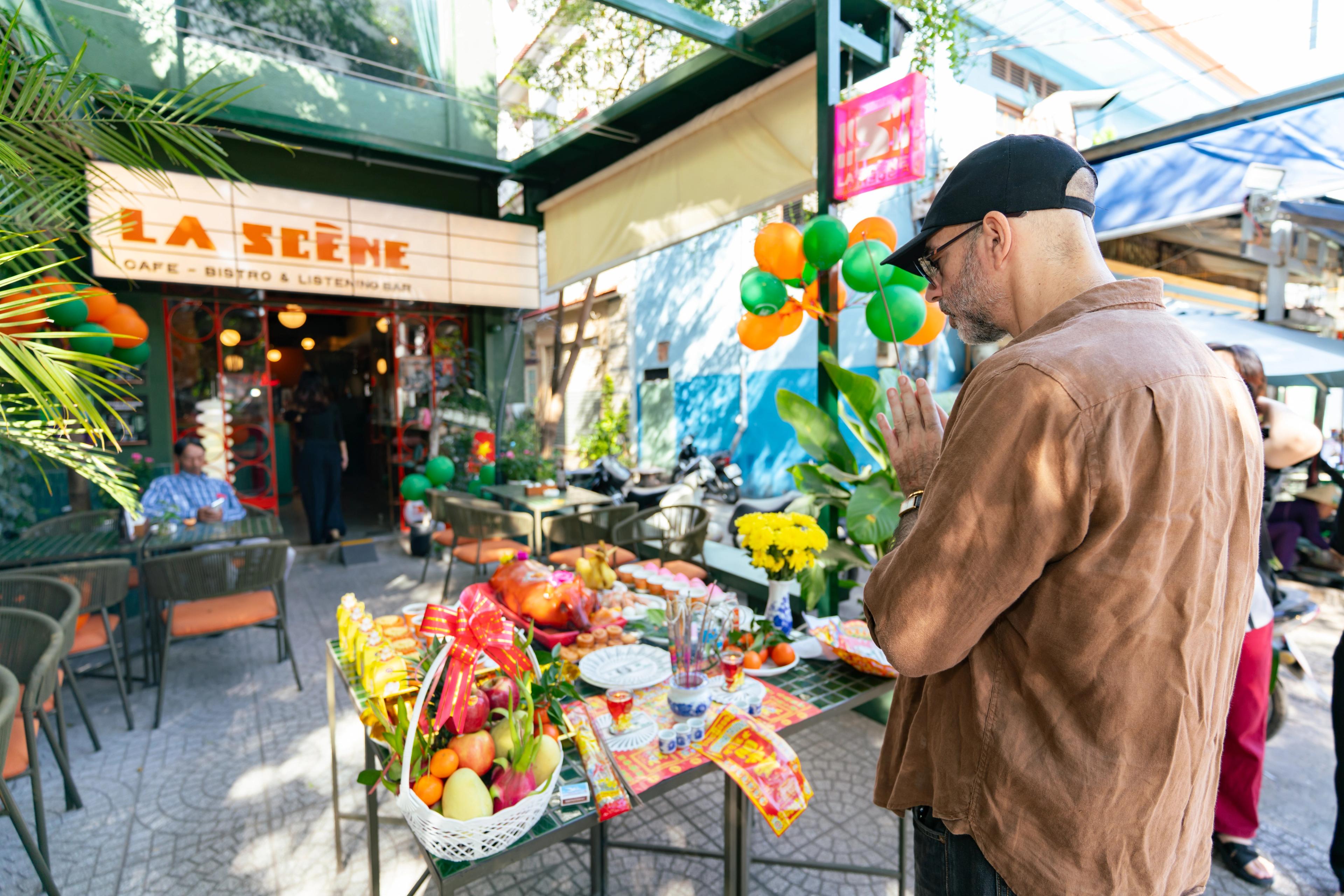 toni la scene saigon nightlife