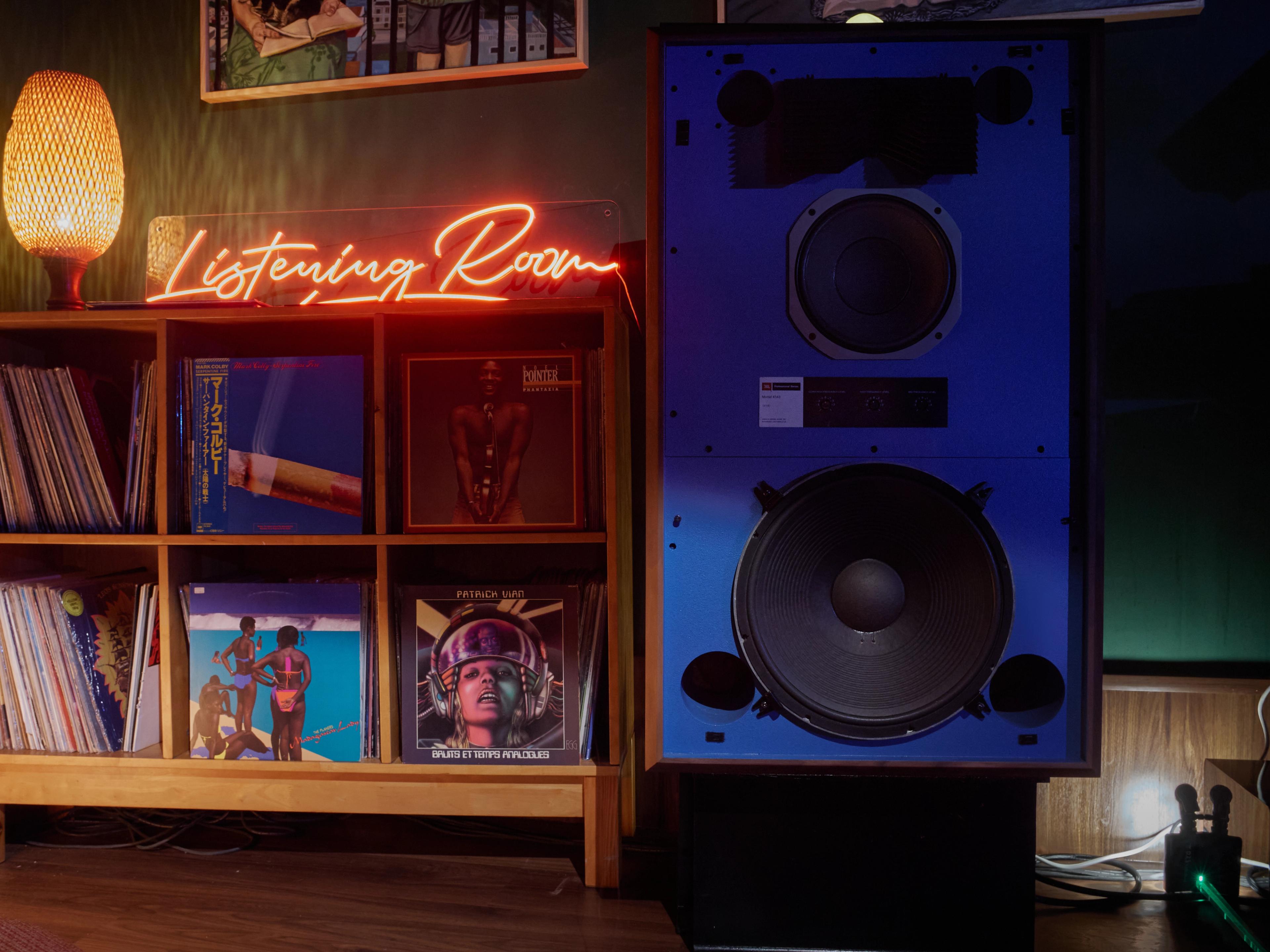 La Scène Listening Room