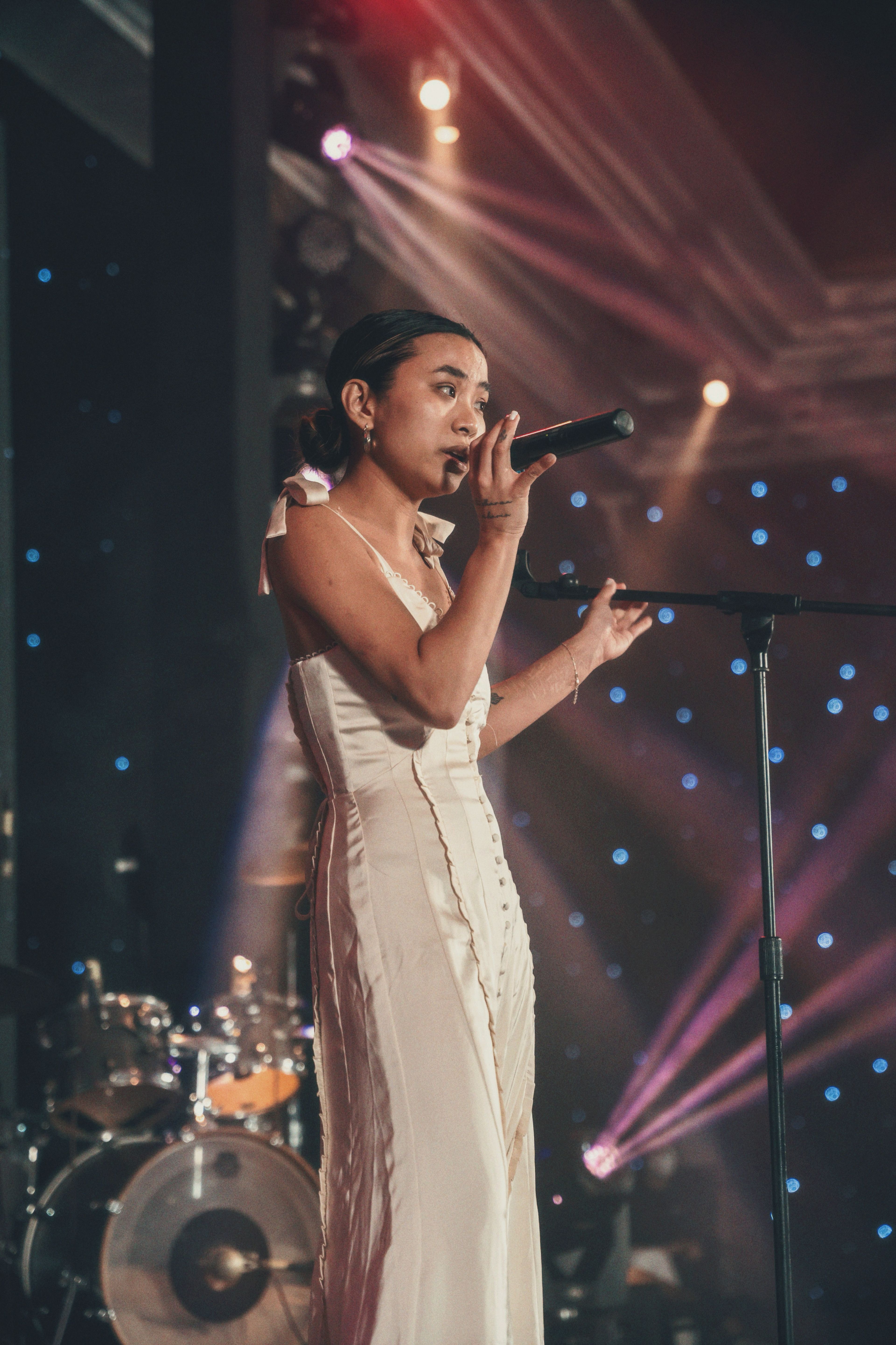 Amy singing