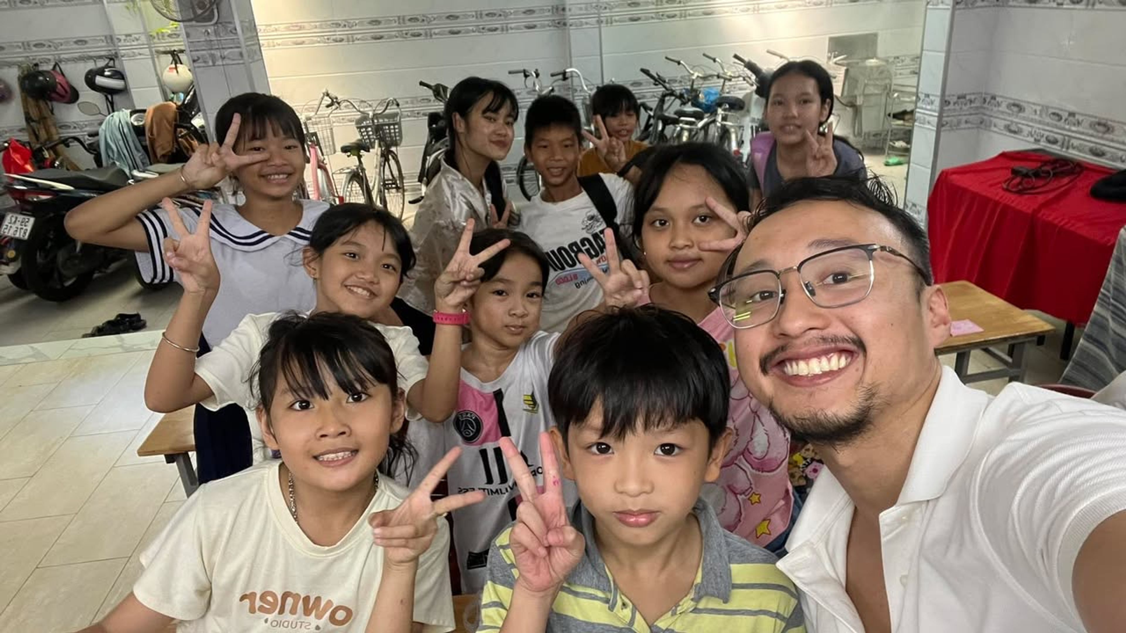 kids vietnam charity group vietnam hearts love