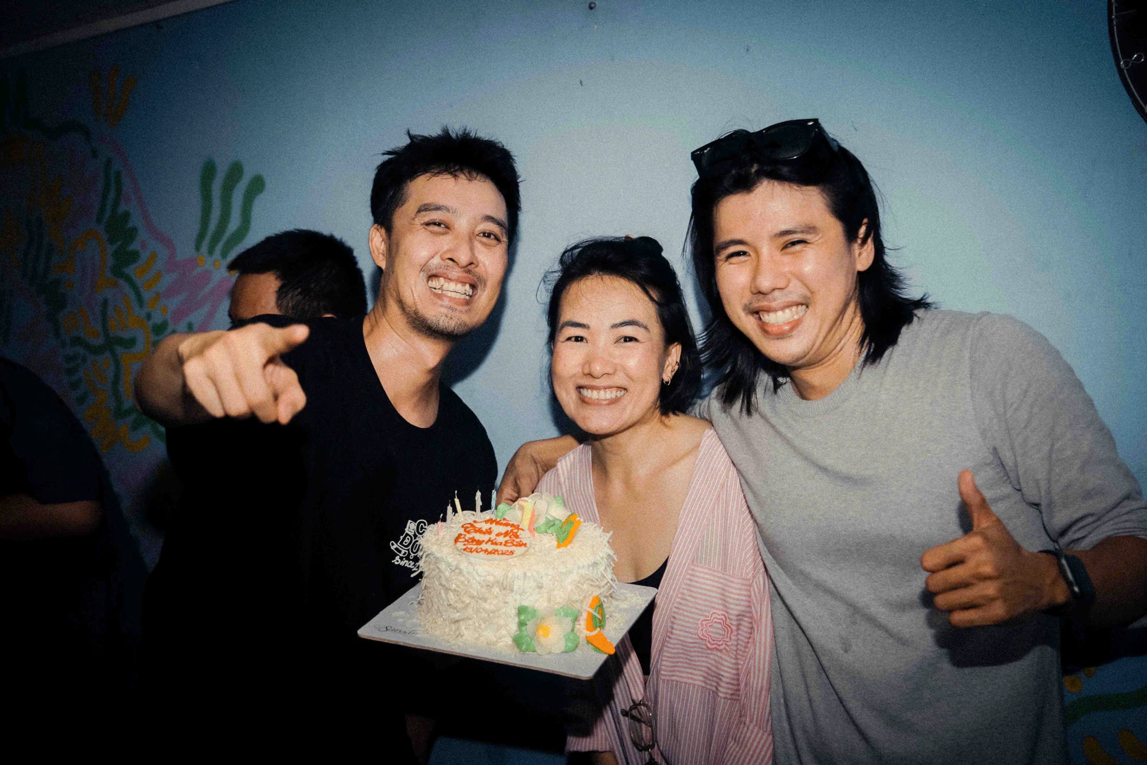 party fun cake saigon cool nightlife