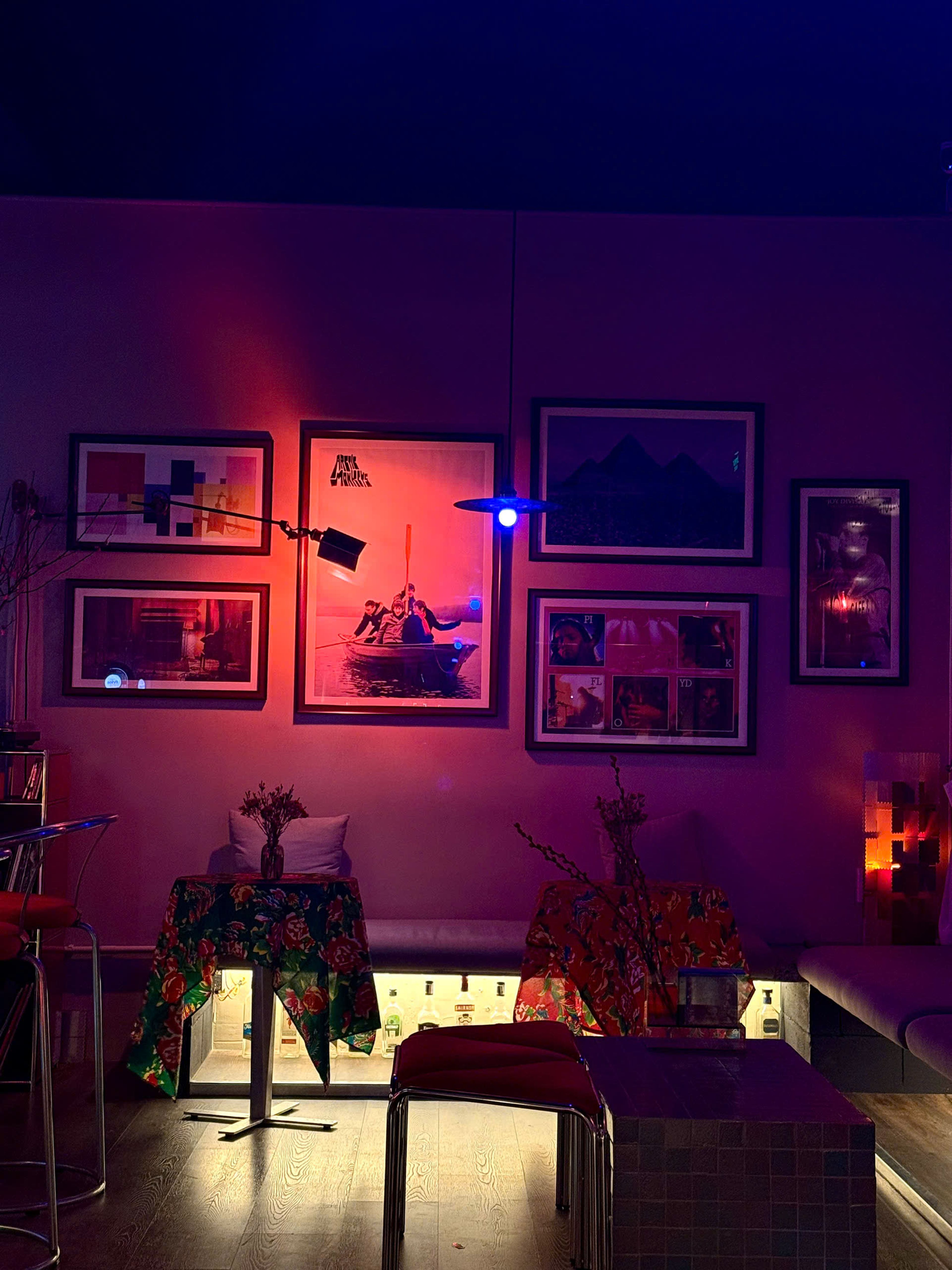 neon lights bar hcmc