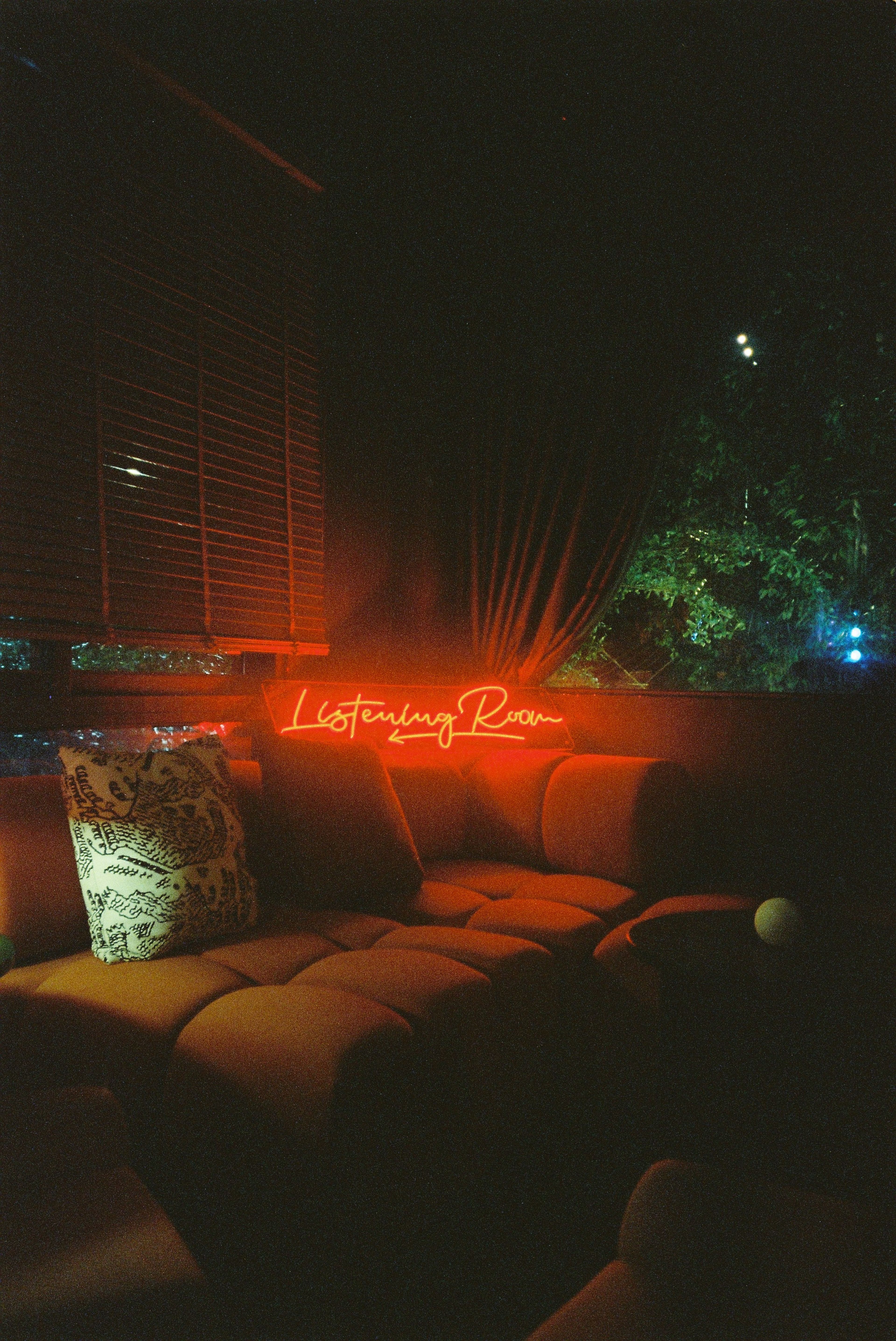 La Scène's Listening Room