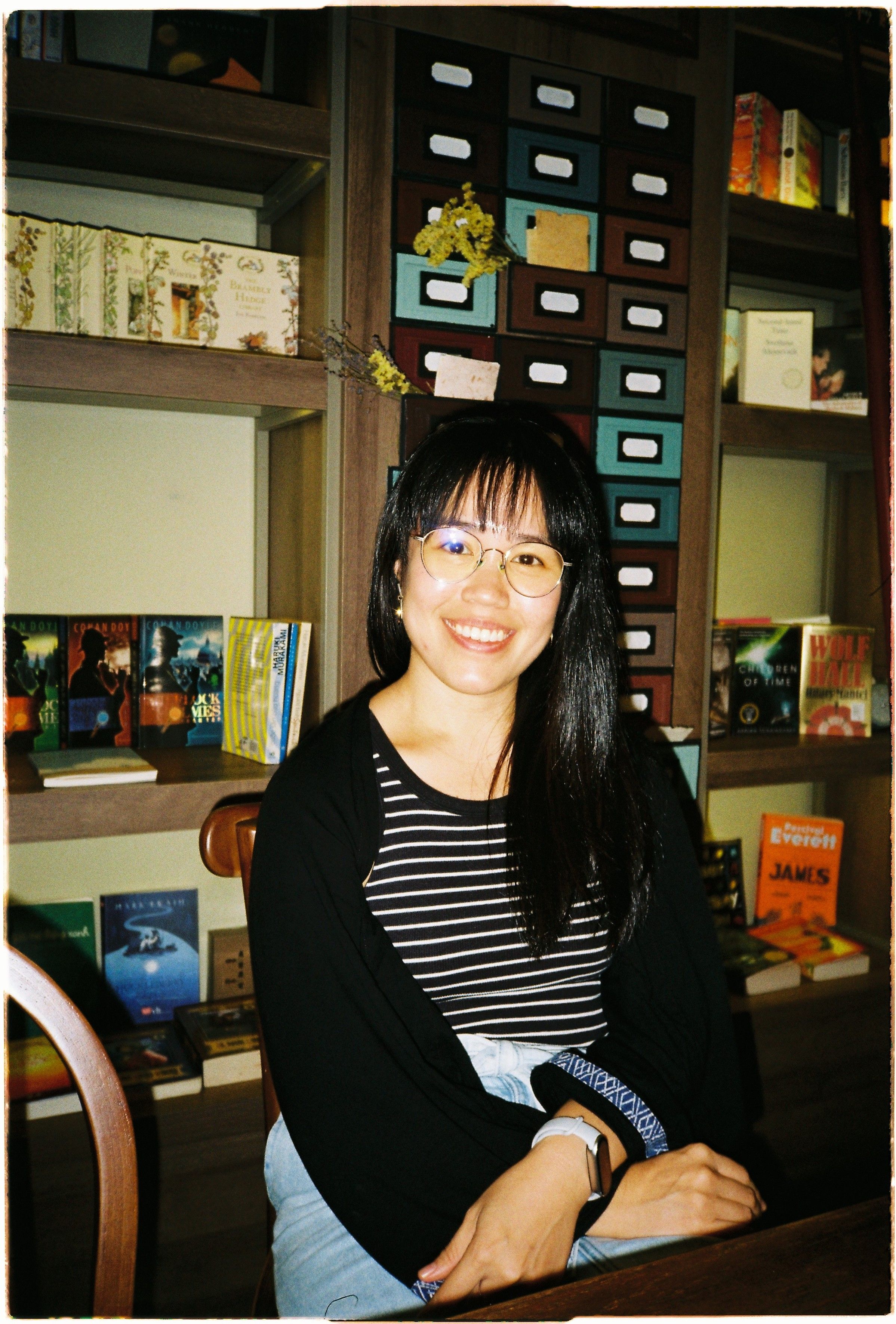 val saksornchai at the cafe 