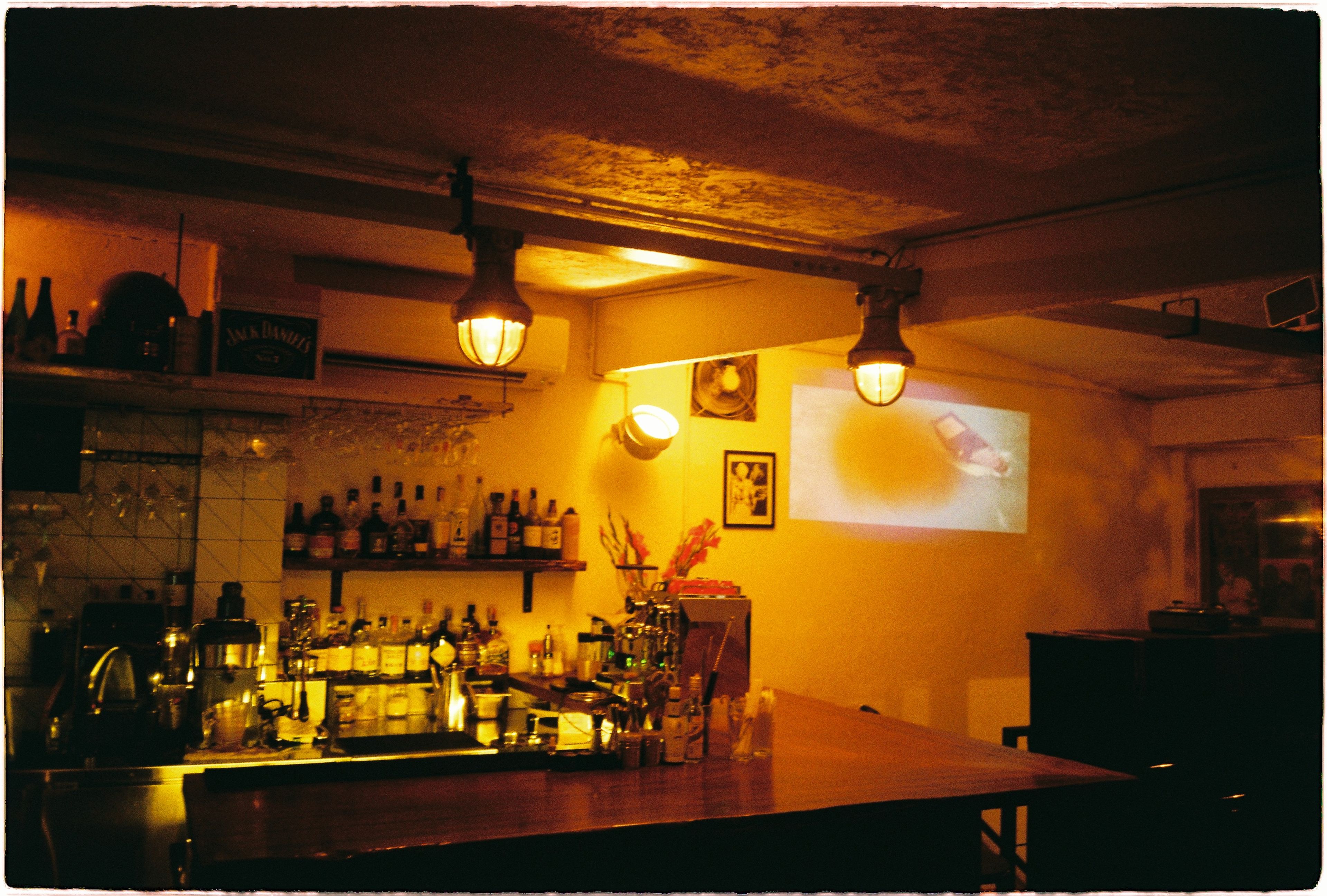 date night saigon pham viet chanh