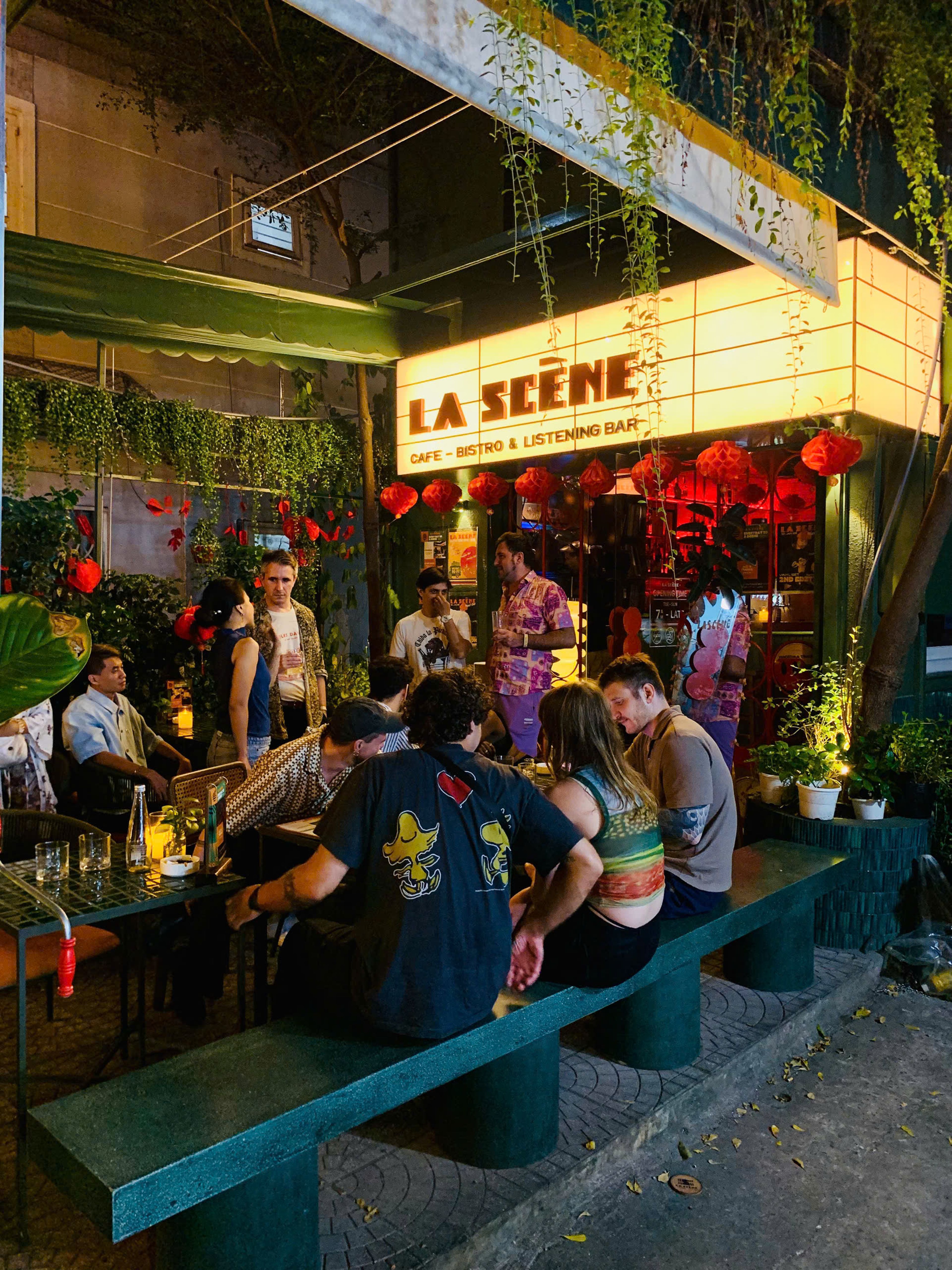 La Scène Outdoor Patio