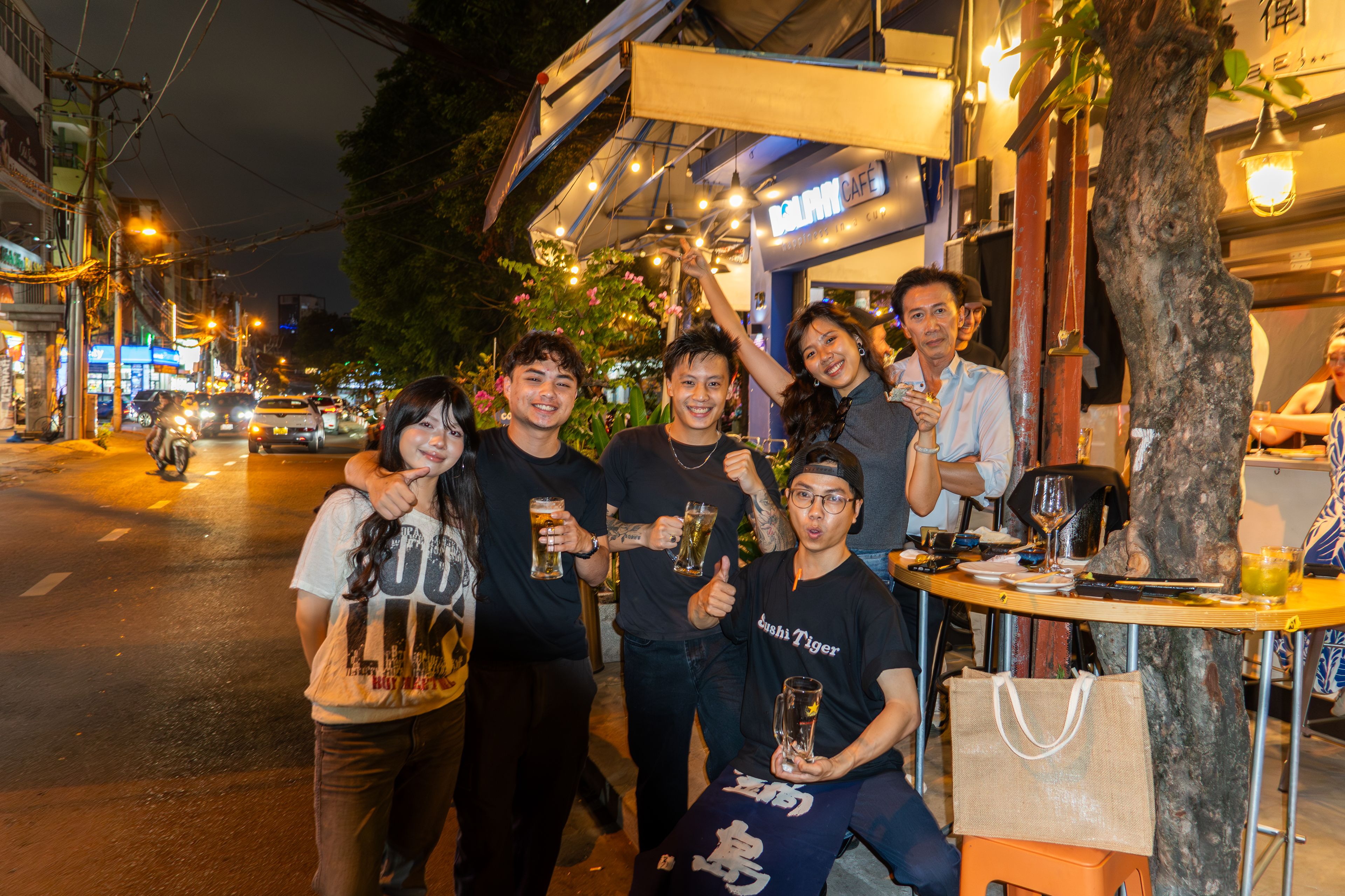 vibes friends food saigon