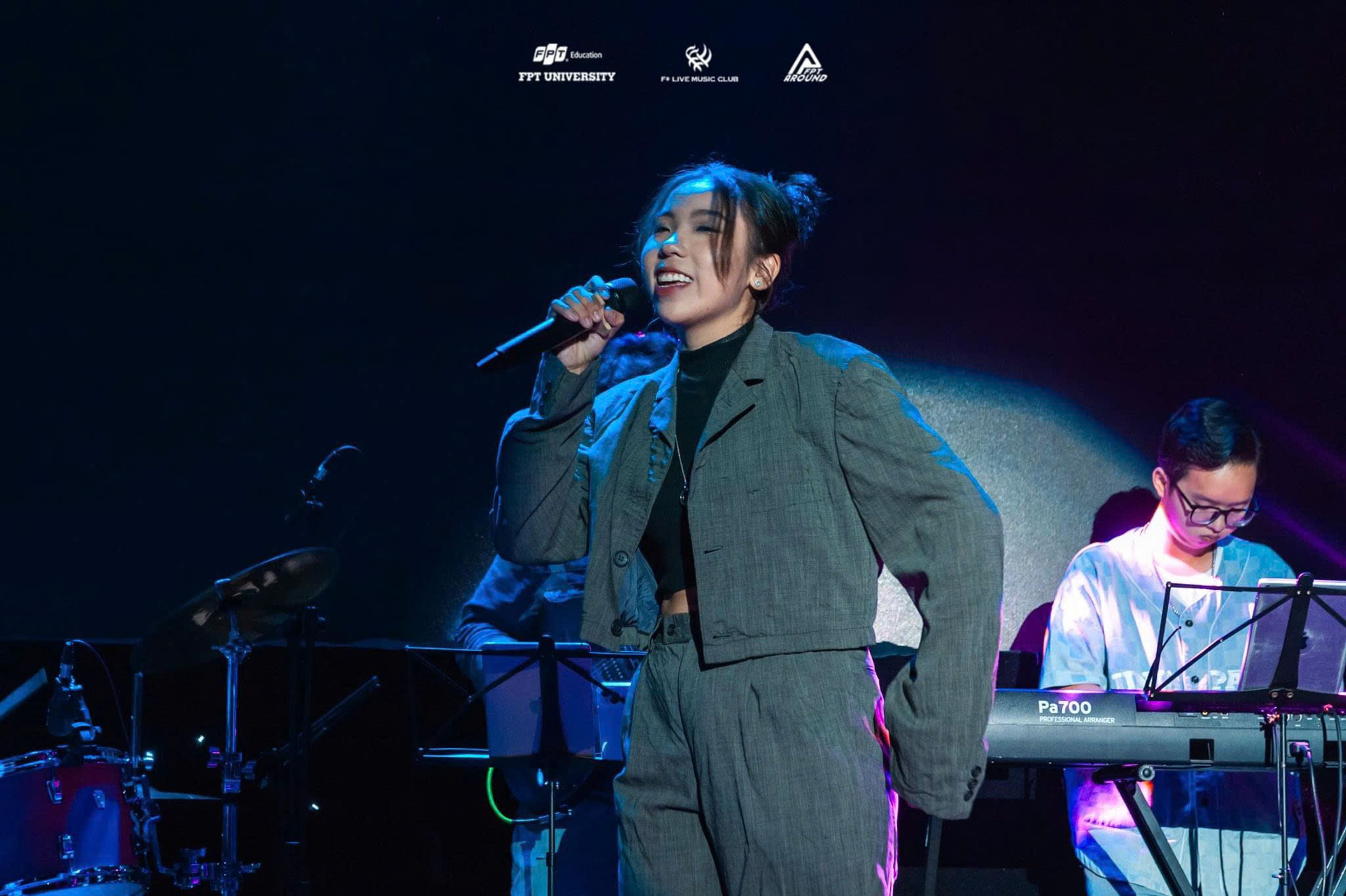 saigon singing girl sa luu