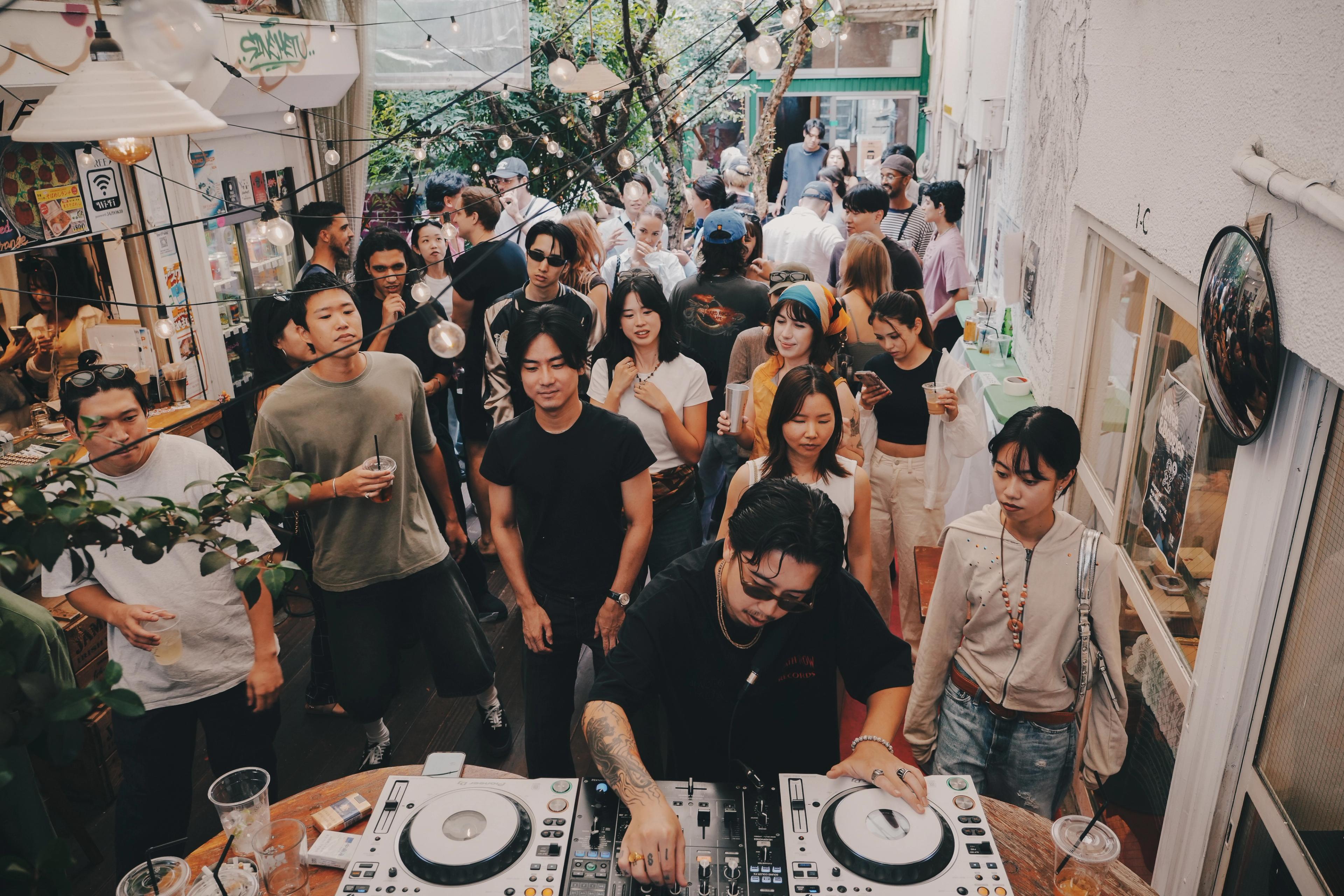 & boogies dj dance